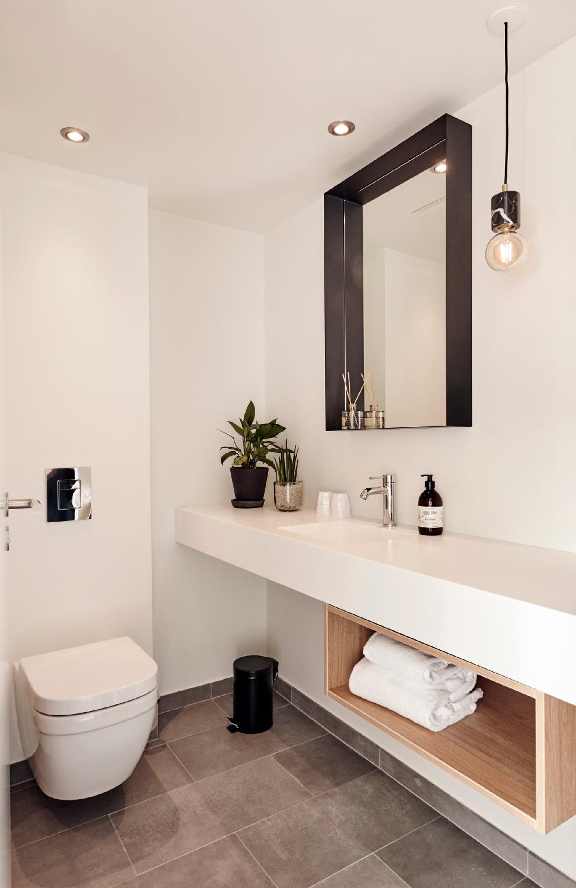 Suite - Photo 5