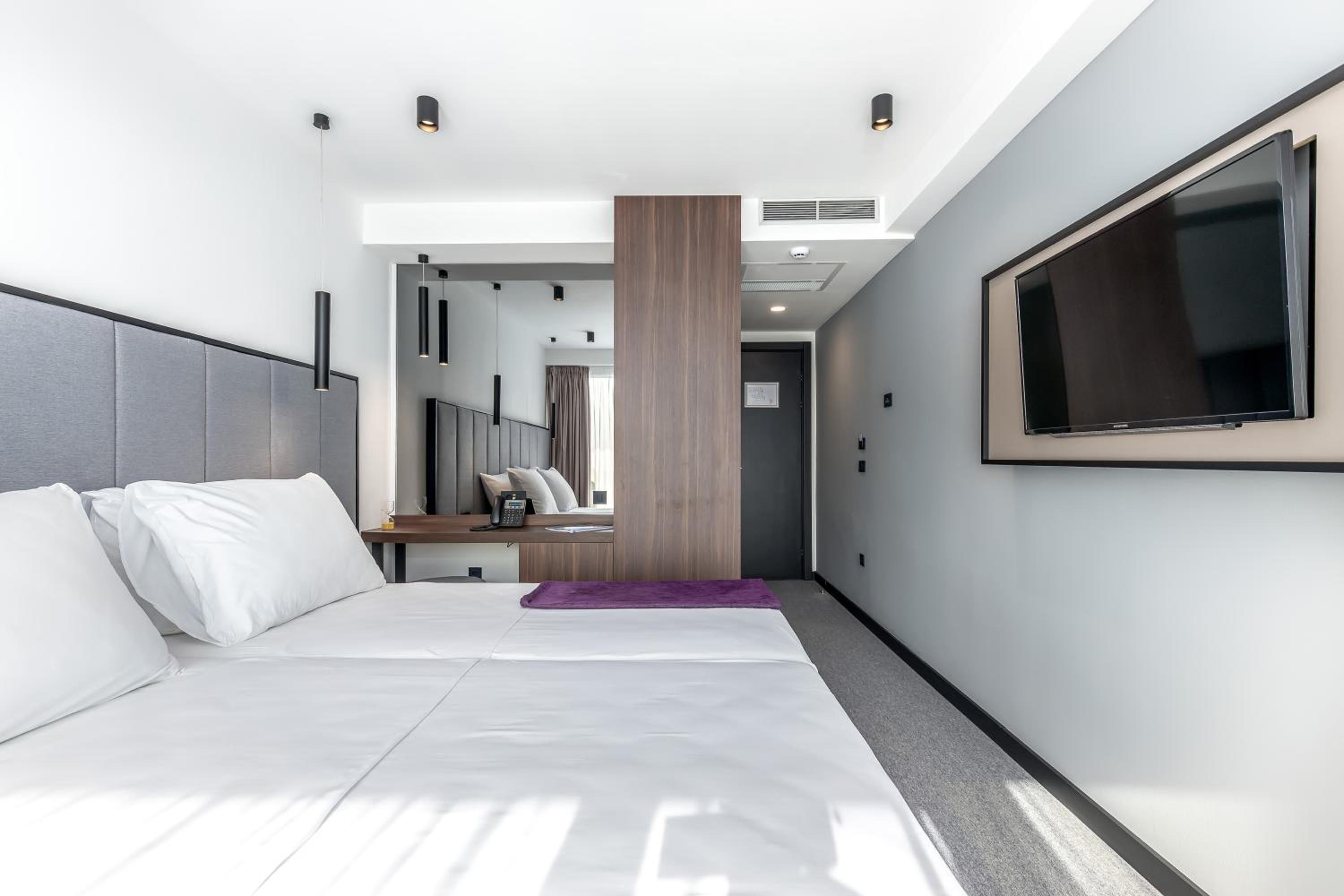 Double or Twin Room with Extra Bed photo 2