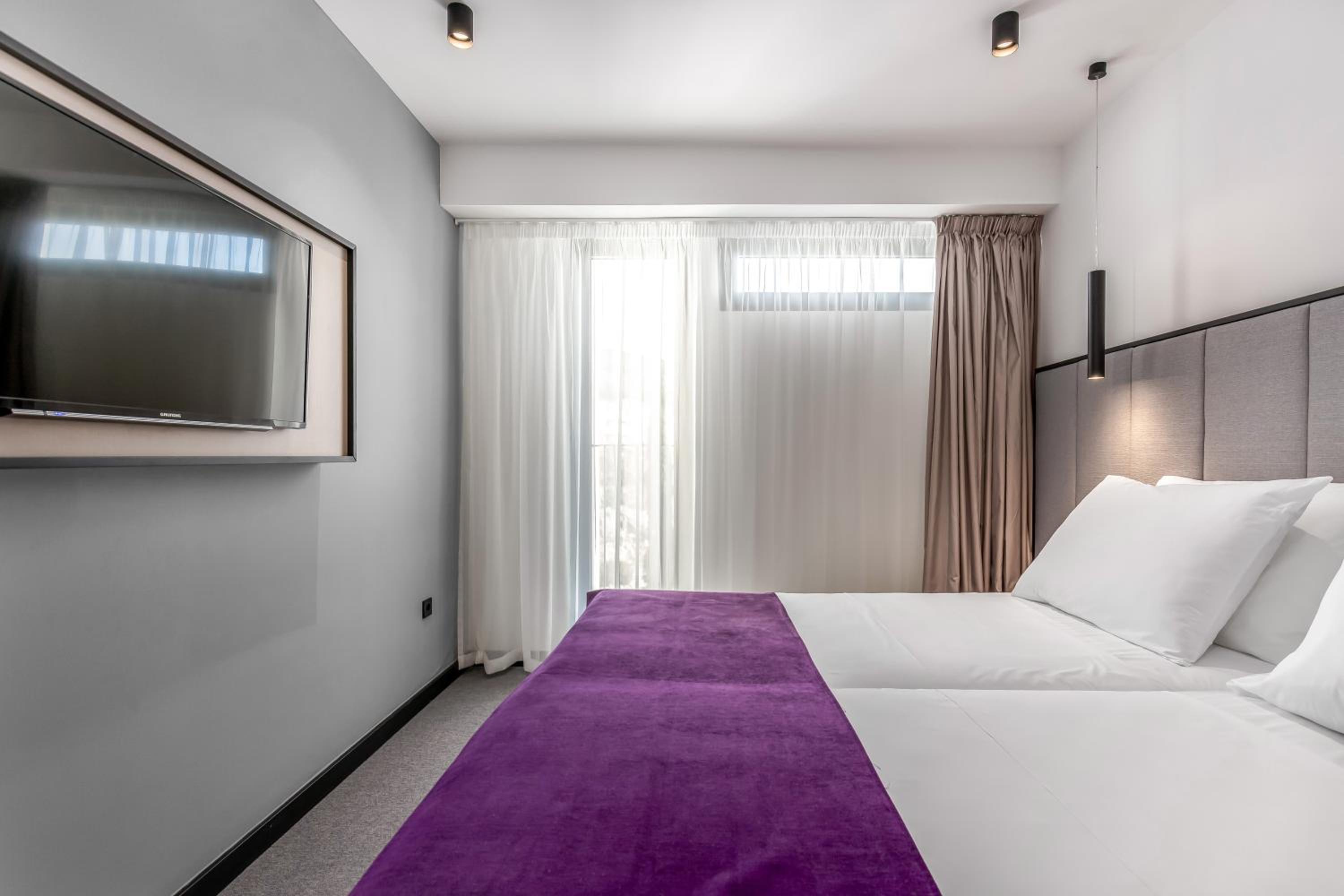 Double or Twin Room with Extra Bed photo 3