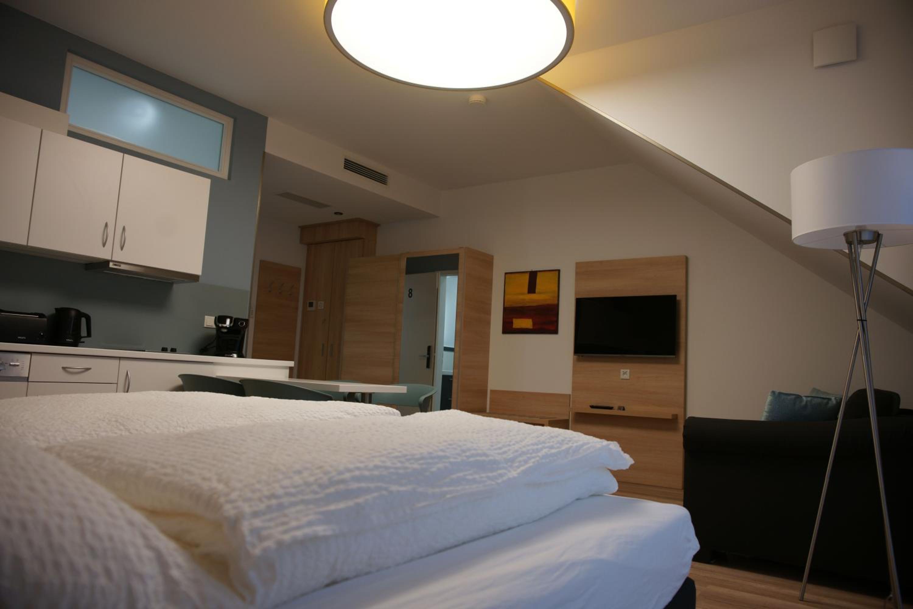 Deluxe Quadruple Room - Photo 9
