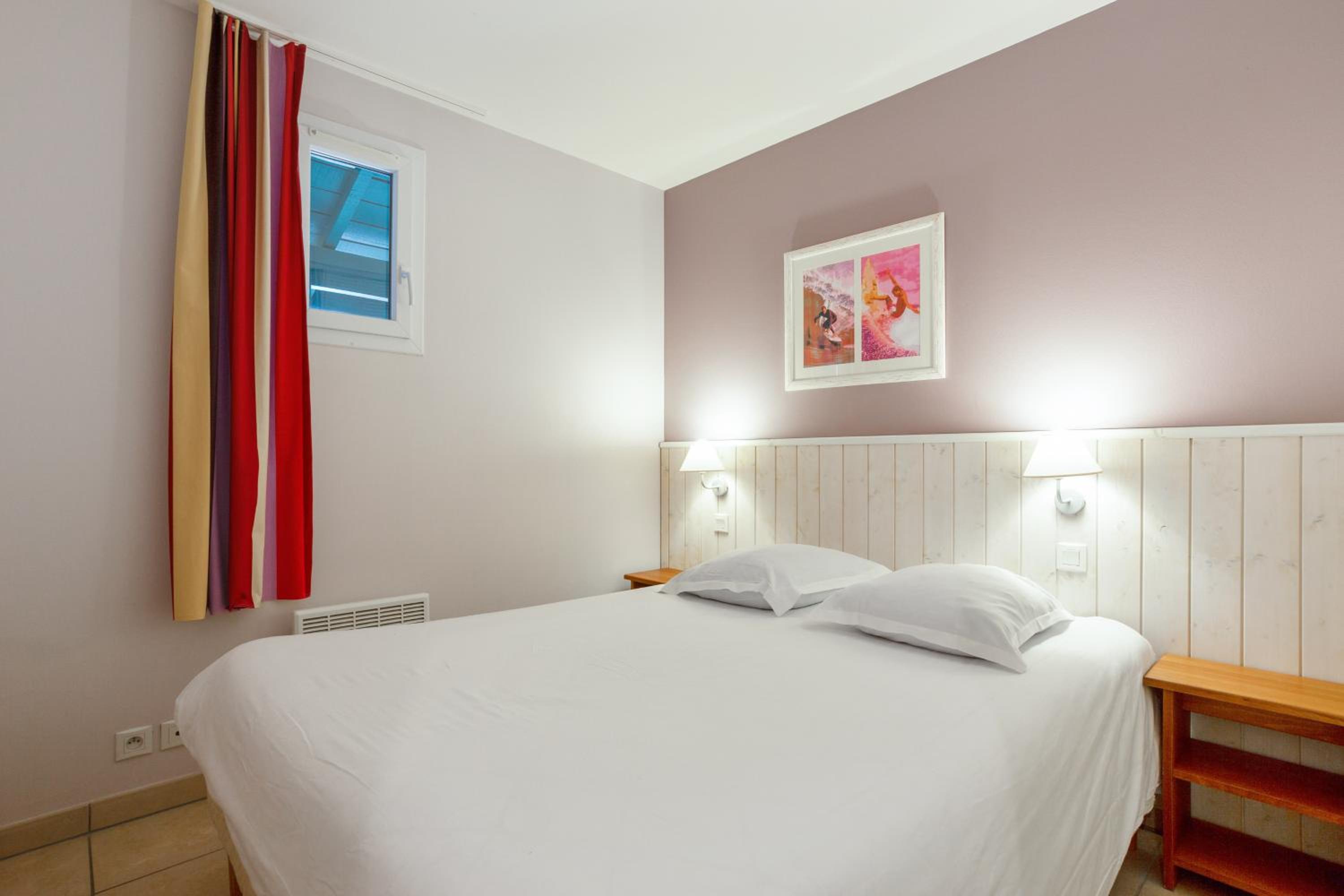 One-Bedroom Apartment with Sleeping Alcove (6 People) - Photo 2