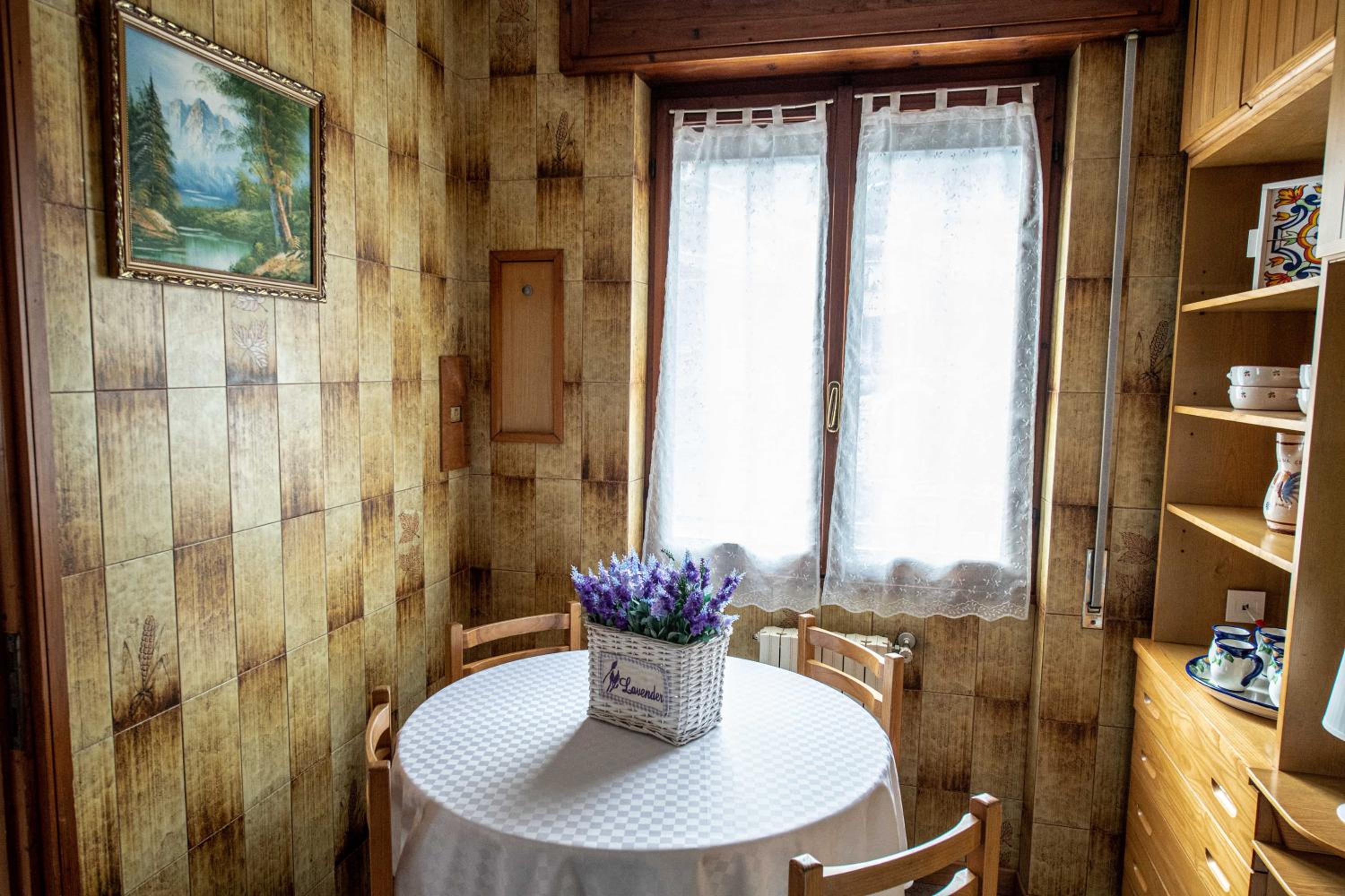 Apartment with Lake View - Photo 2