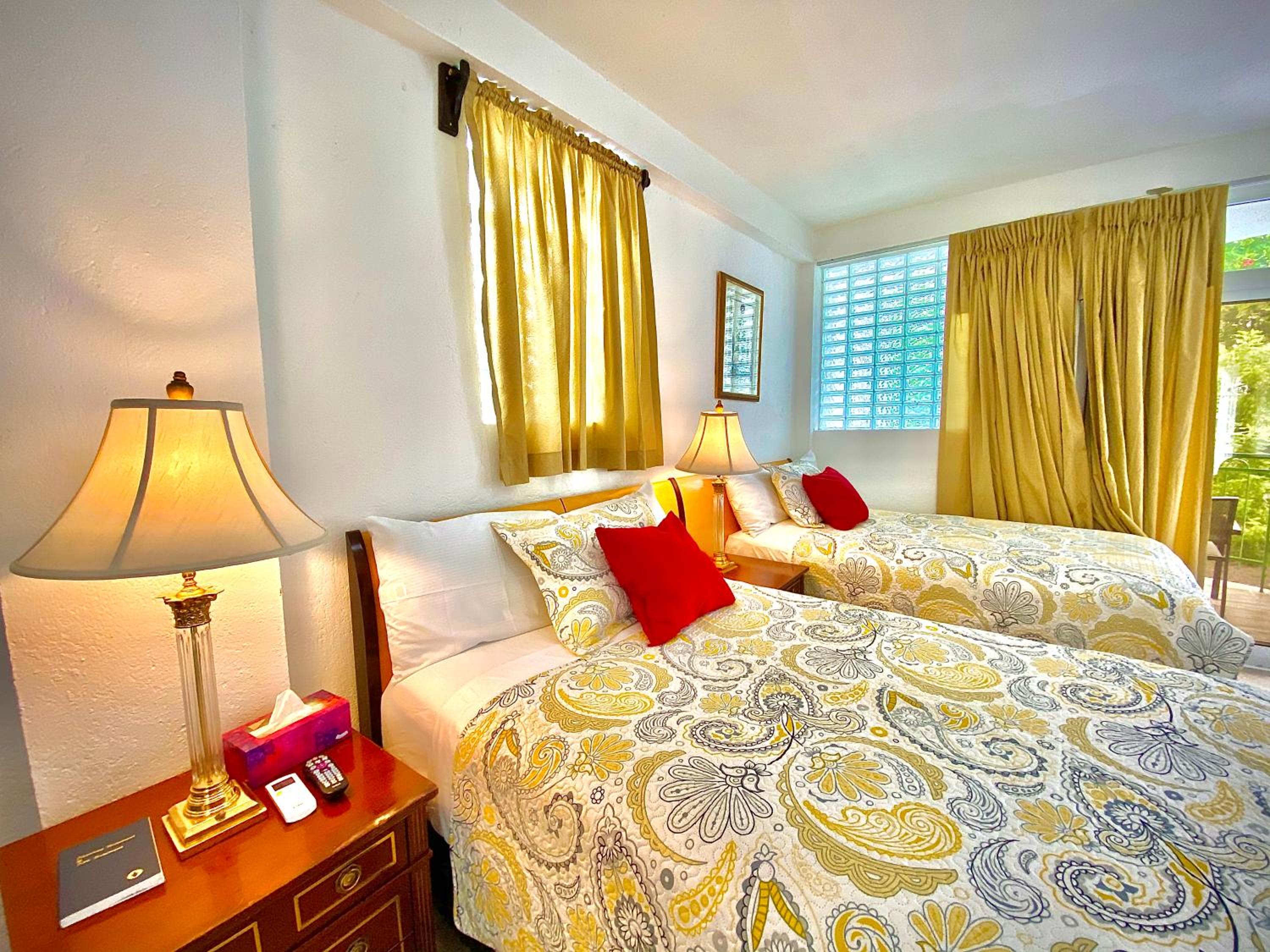 Double Room With Pool View photo 1