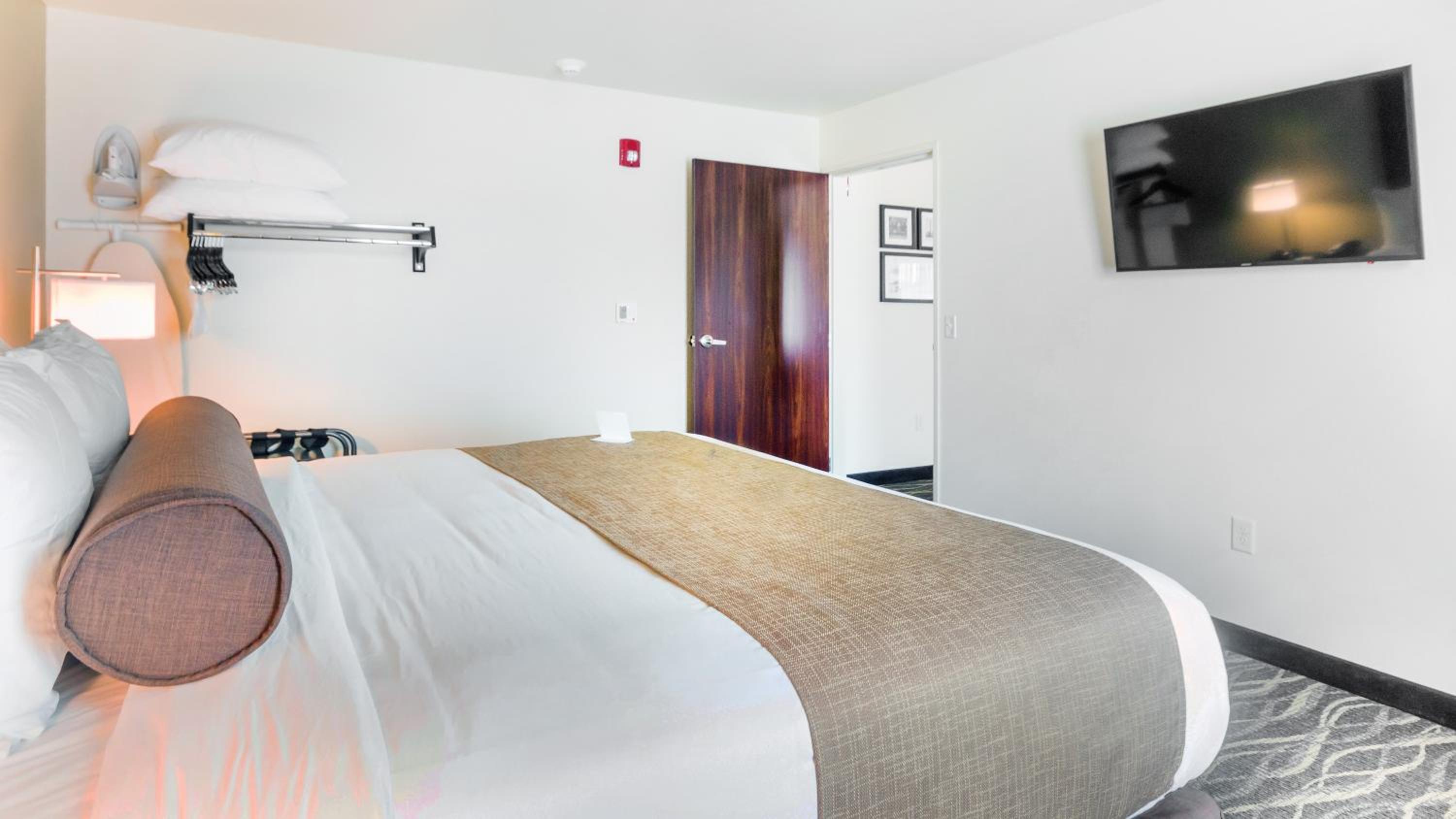 Deluxe Suite - Photo 5