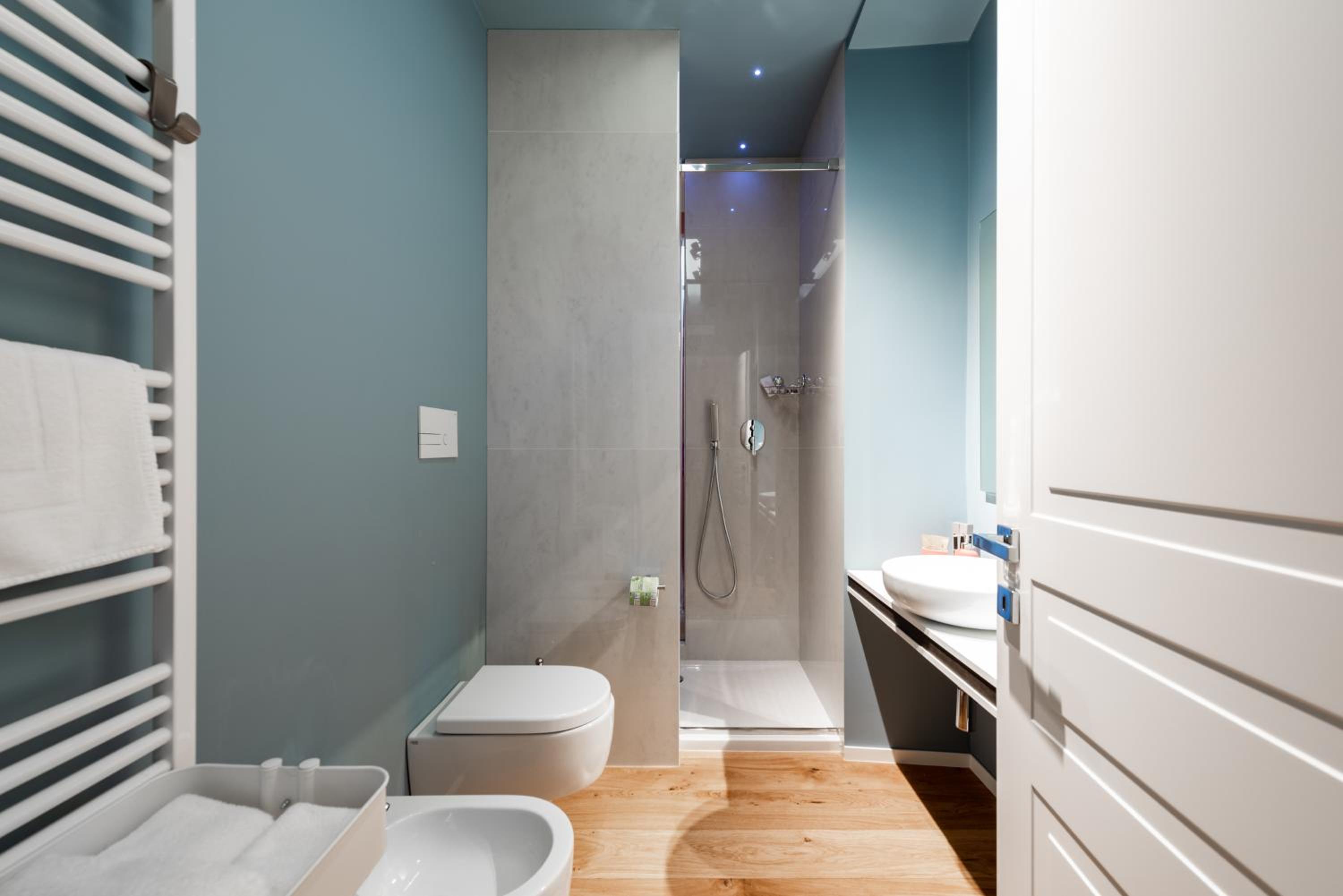 Double Room with Private Bathroom - Photo 15