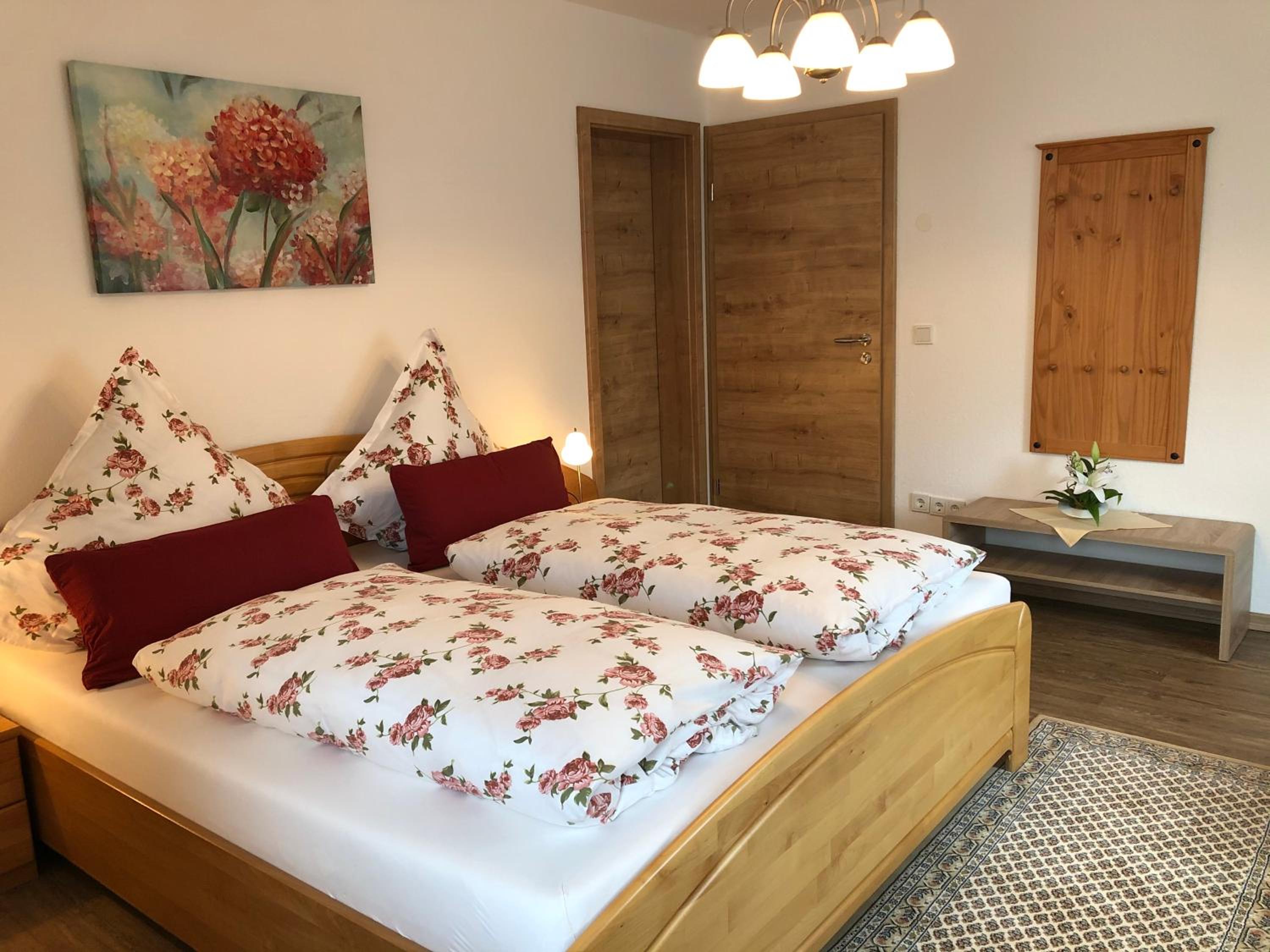 Large Double Room - Photo 4