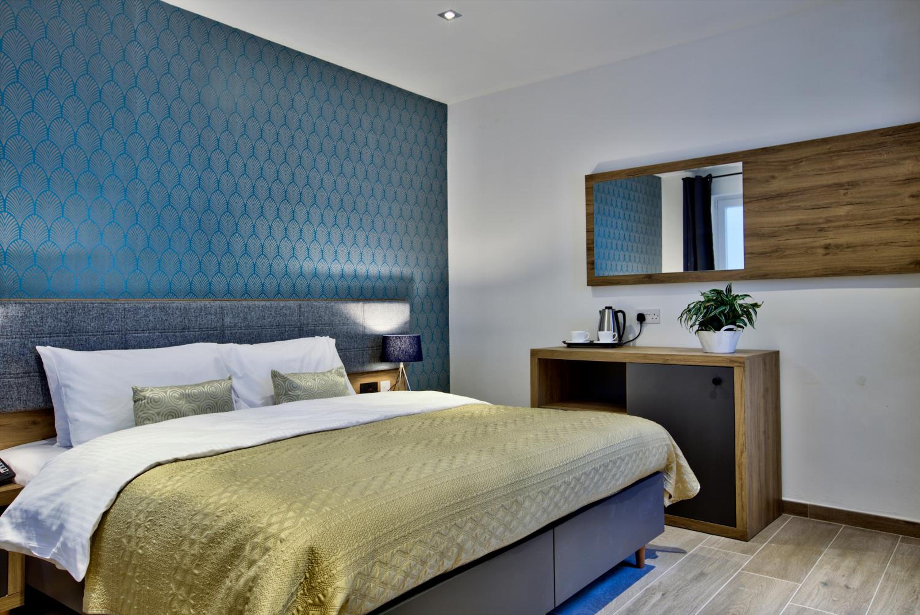 Deluxe Double or Twin Room