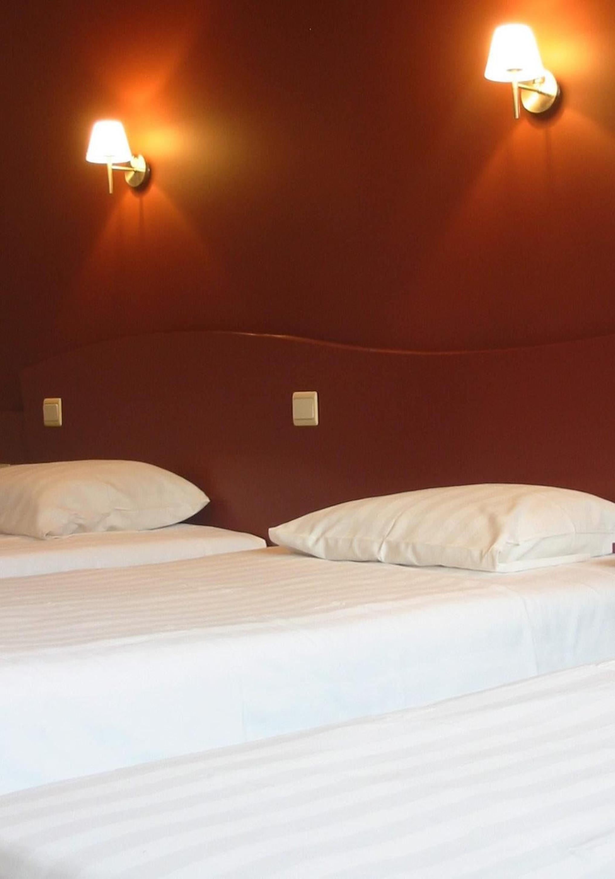 Double or Twin Room - Photo 3