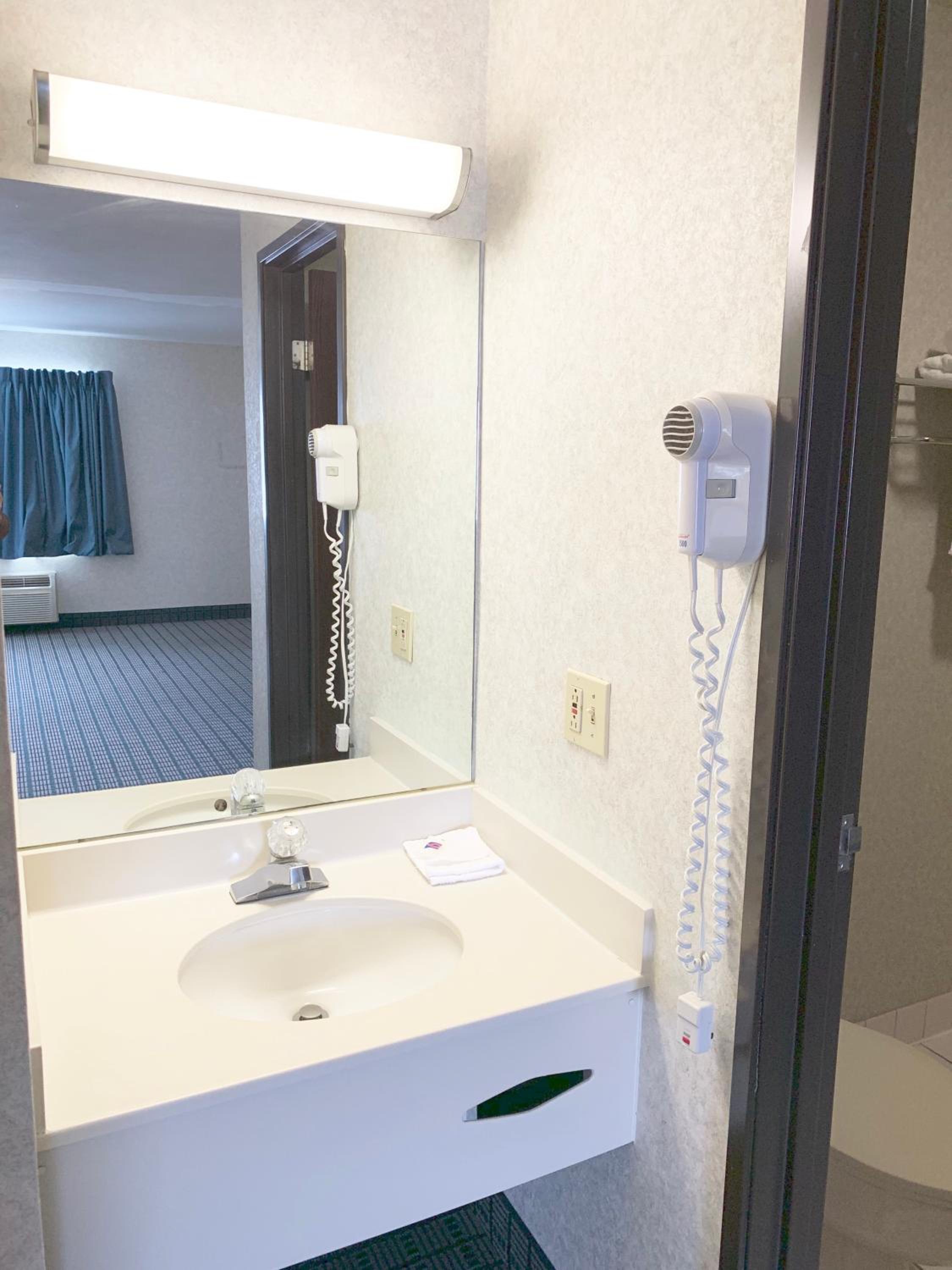 King Room with Spa Bath - Non-Smoking - Photo 5