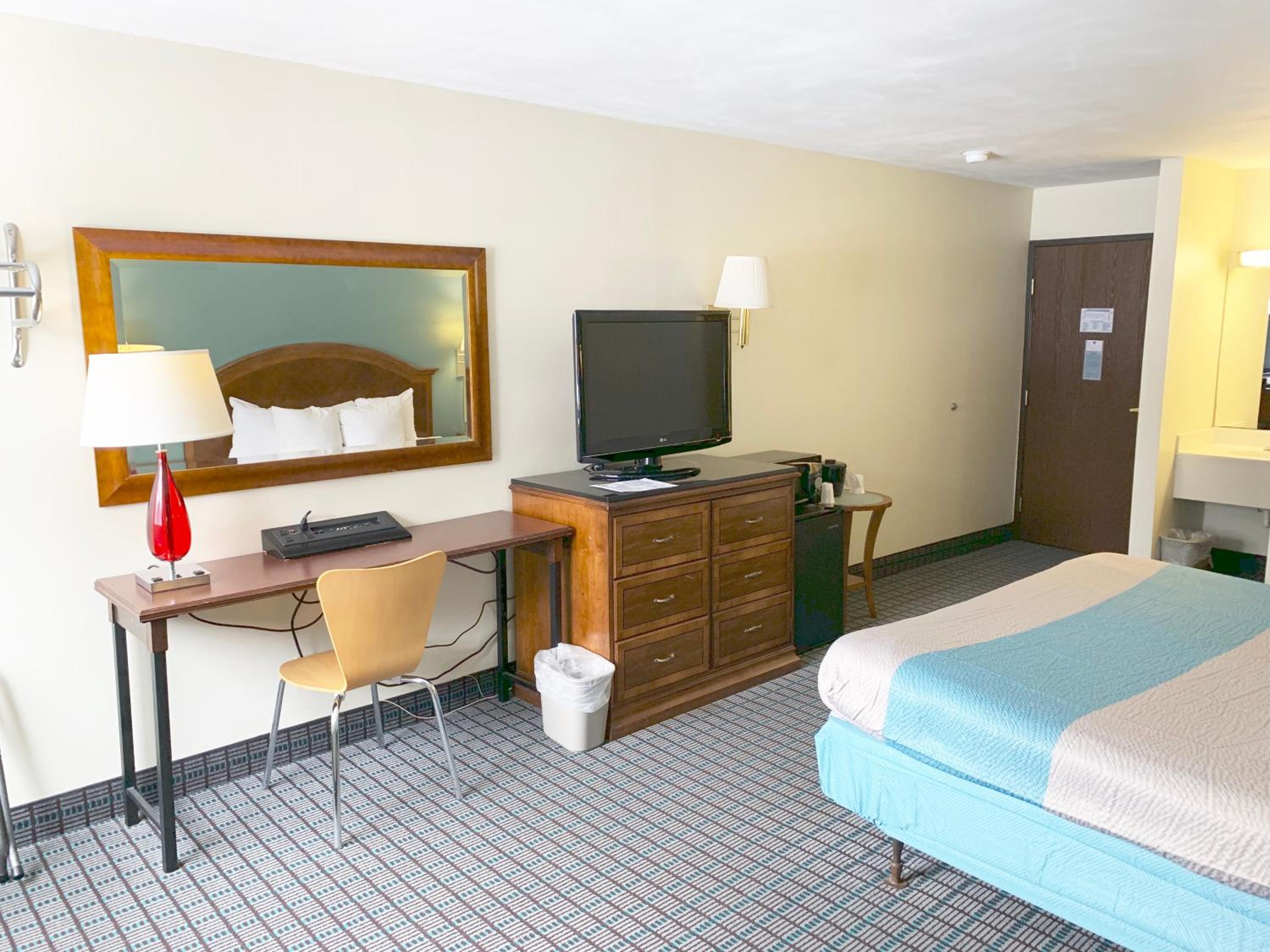 King Room with Spa Bath - Non-Smoking - Photo 2