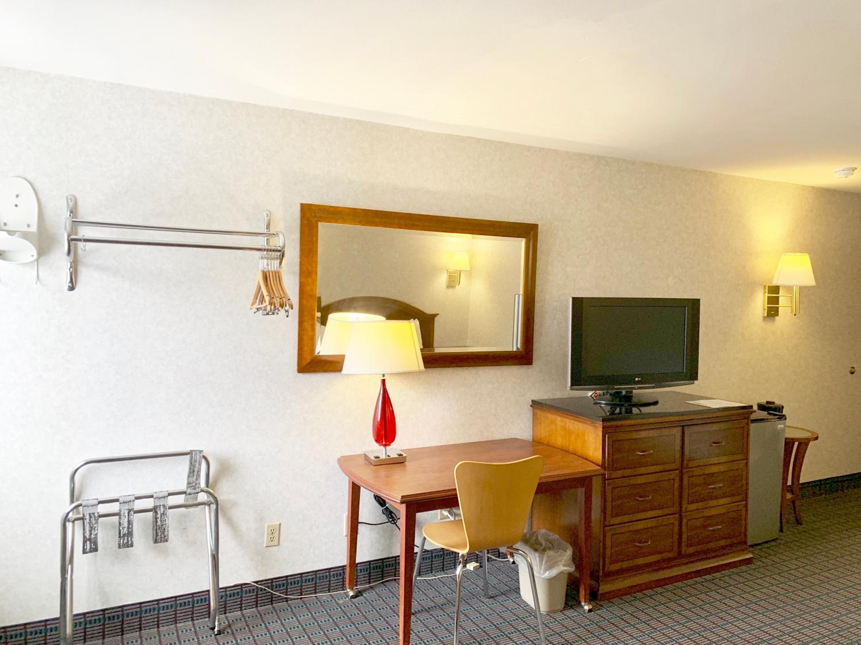 King Room with Spa Bath - Non-Smoking - Photo 4