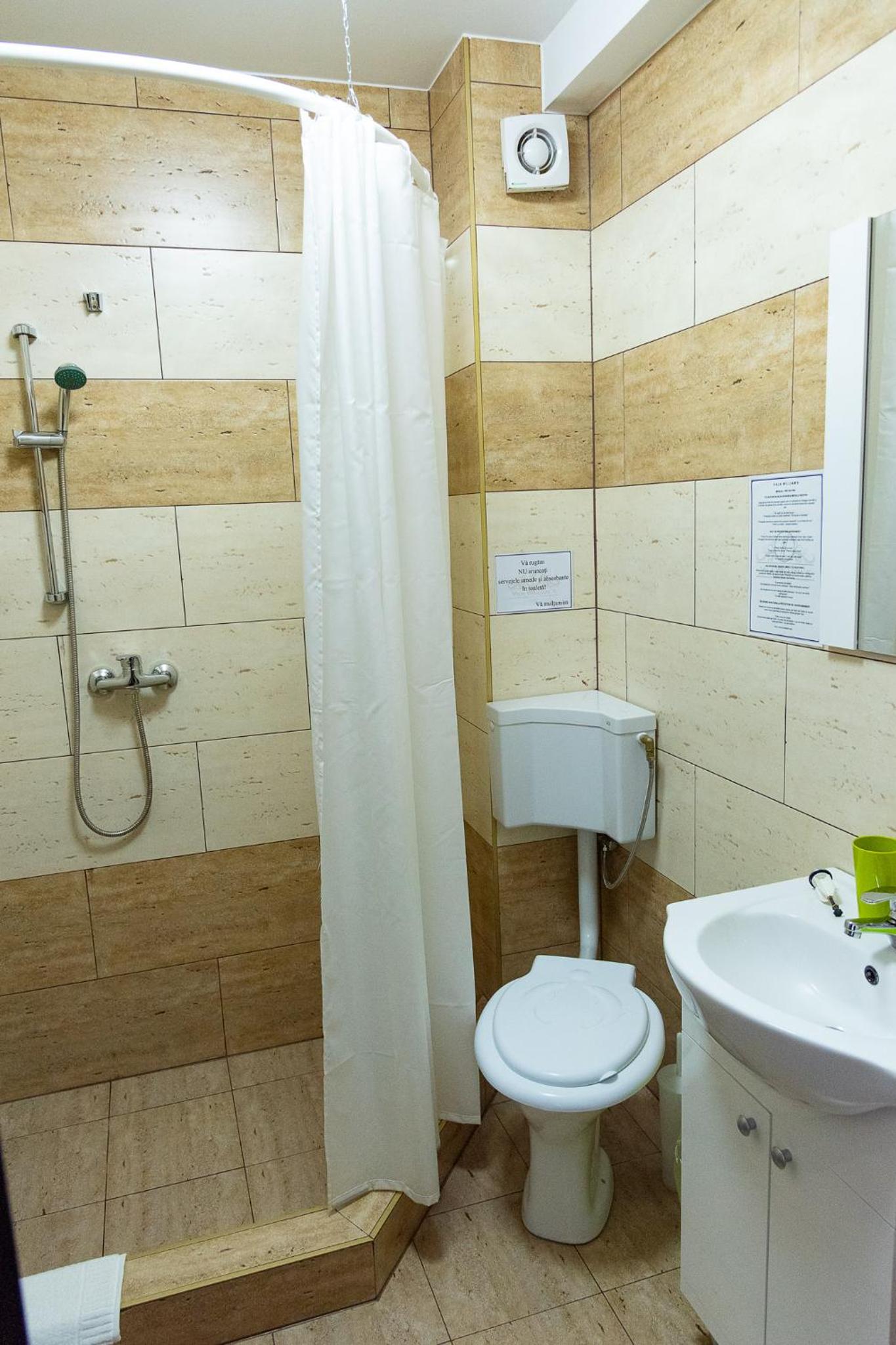Double Room with Private Bathroom photo 3
