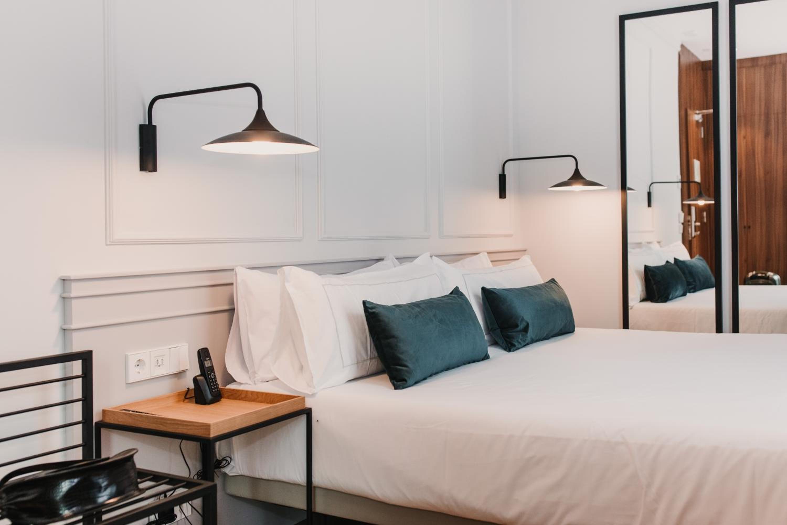 Superior Double or Twin Room - Photo 7