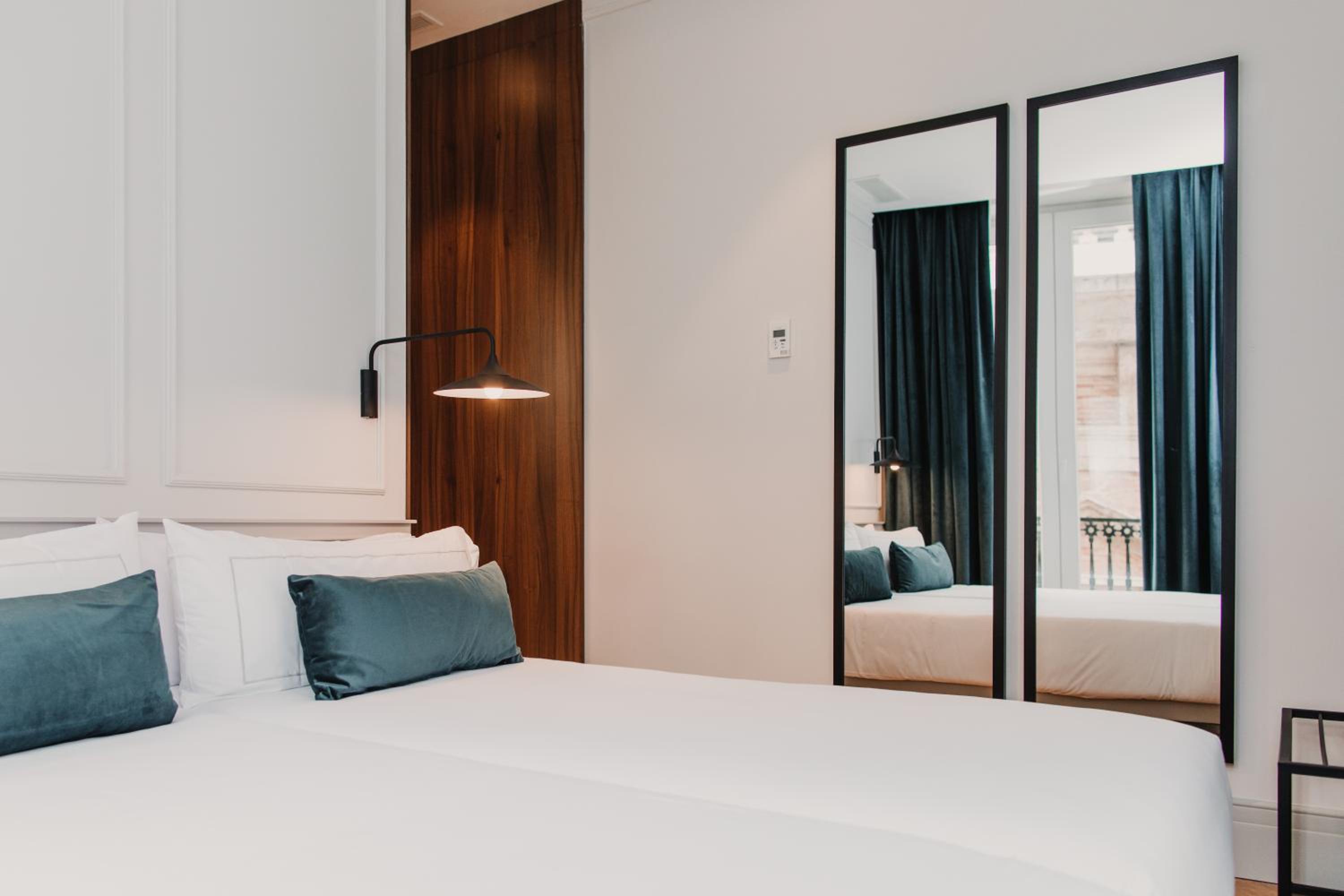 Superior Double or Twin Room - Photo 8