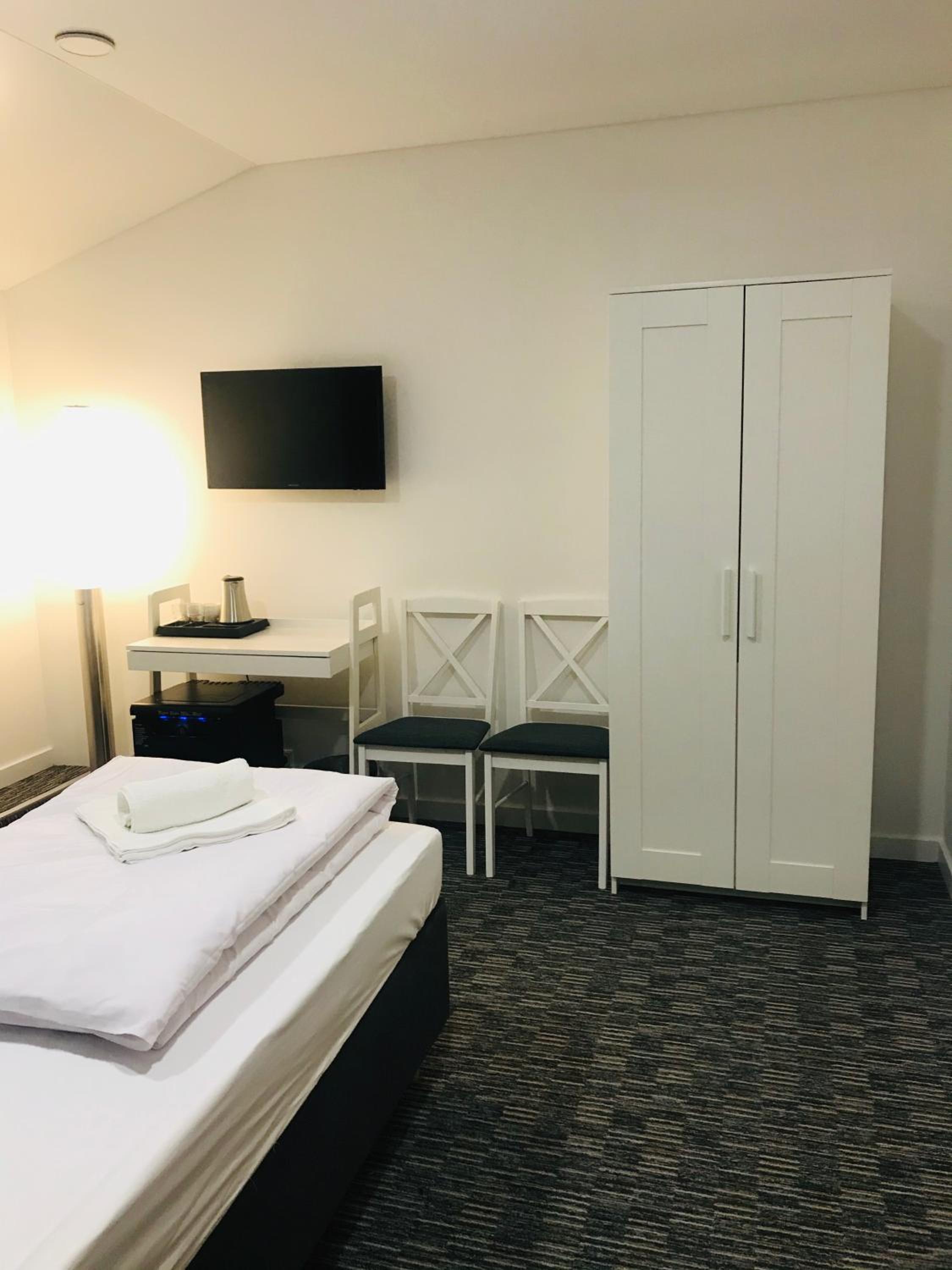 Deluxe Double Room with Shower photo 3