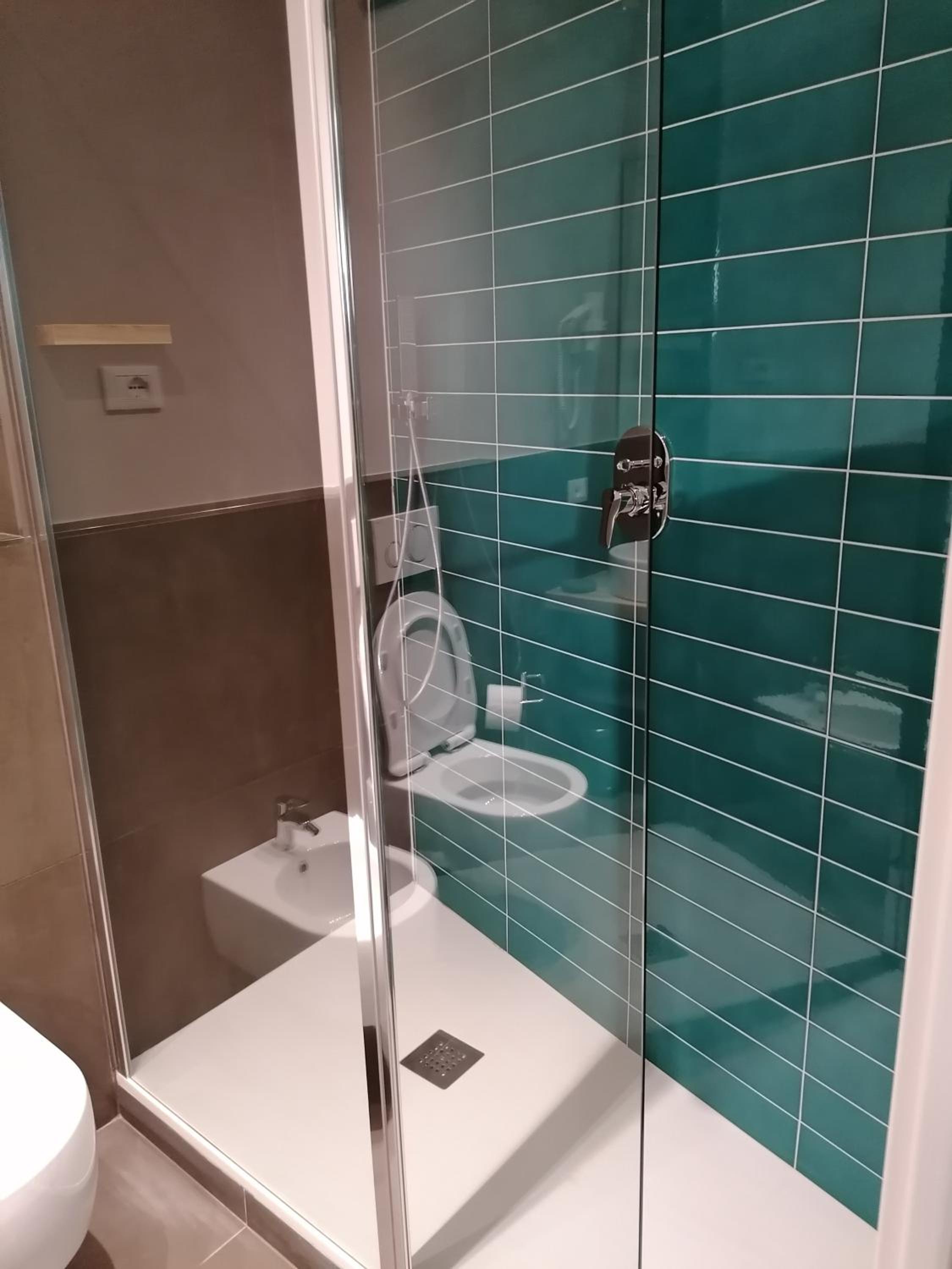 Deluxe Double or Twin Room - Photo 12