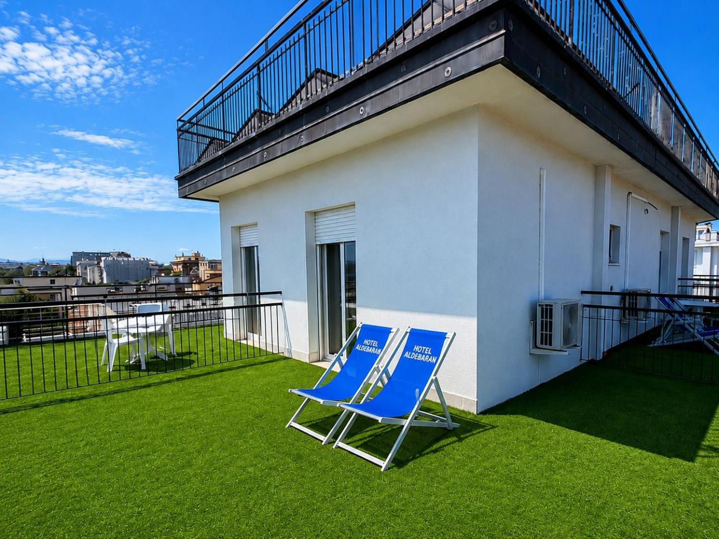 Family Suite with Balcony photo 1