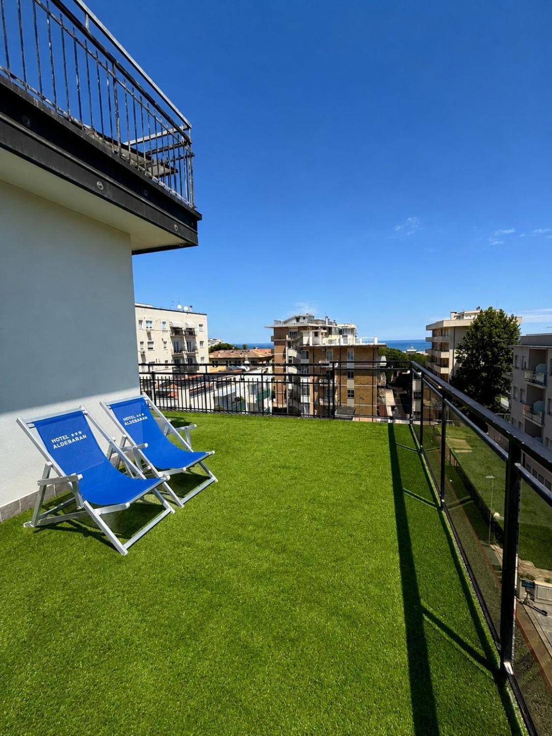 Family Suite with Balcony photo 2