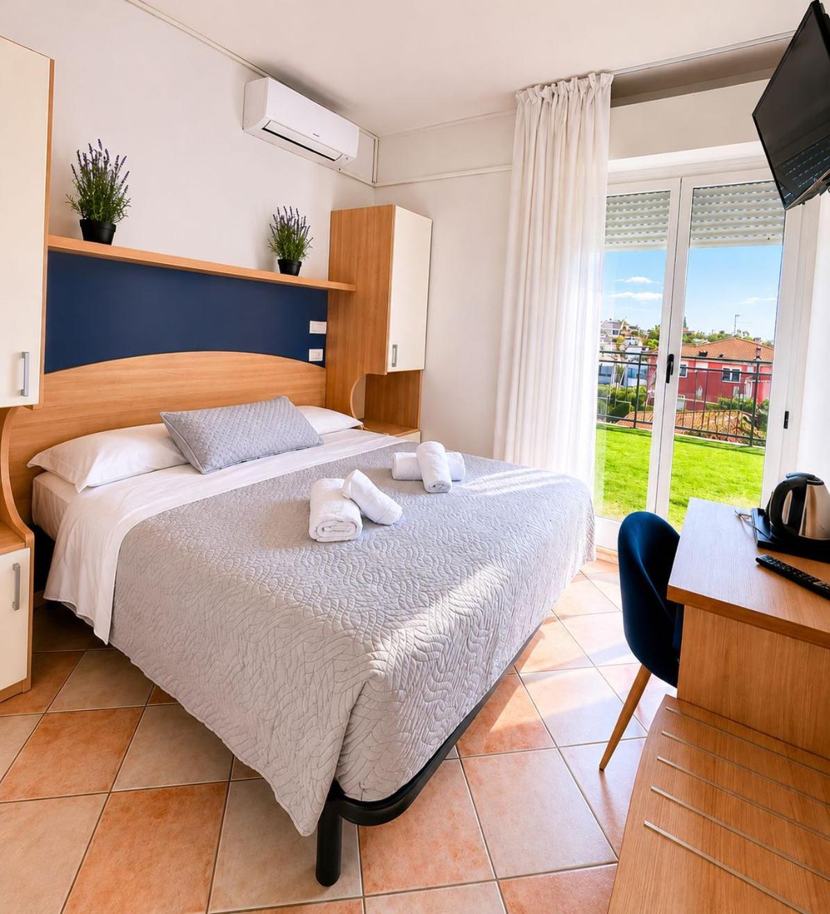 Family Suite with Balcony photo 3