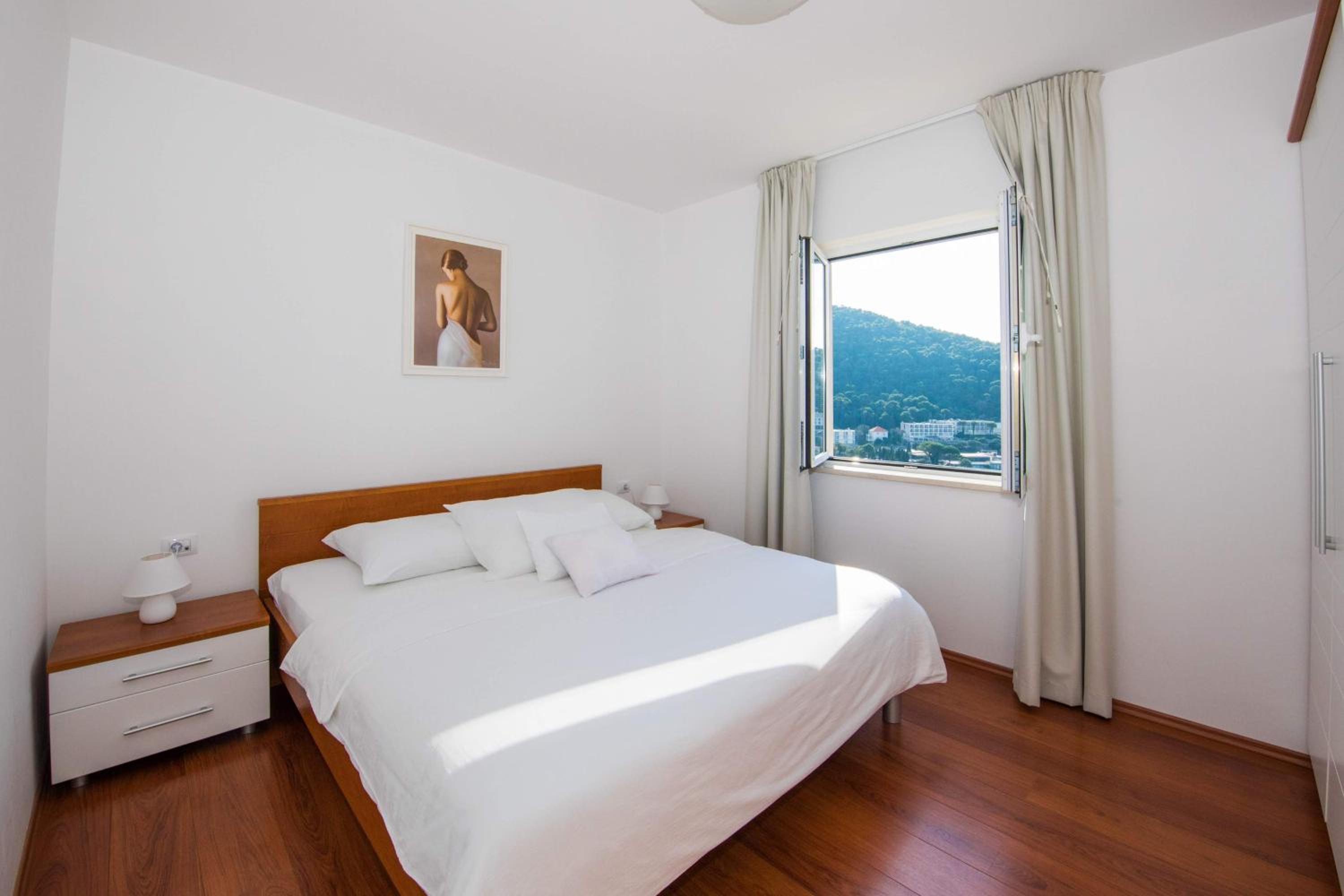 One-Bedroom Apartment with Sea View
