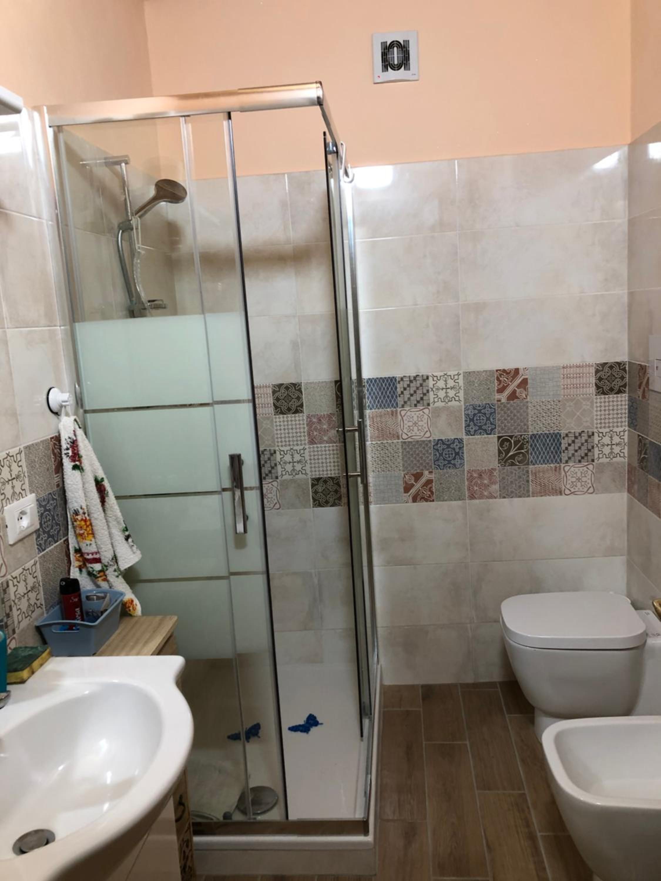 Two-Bedroom House - Photo 25