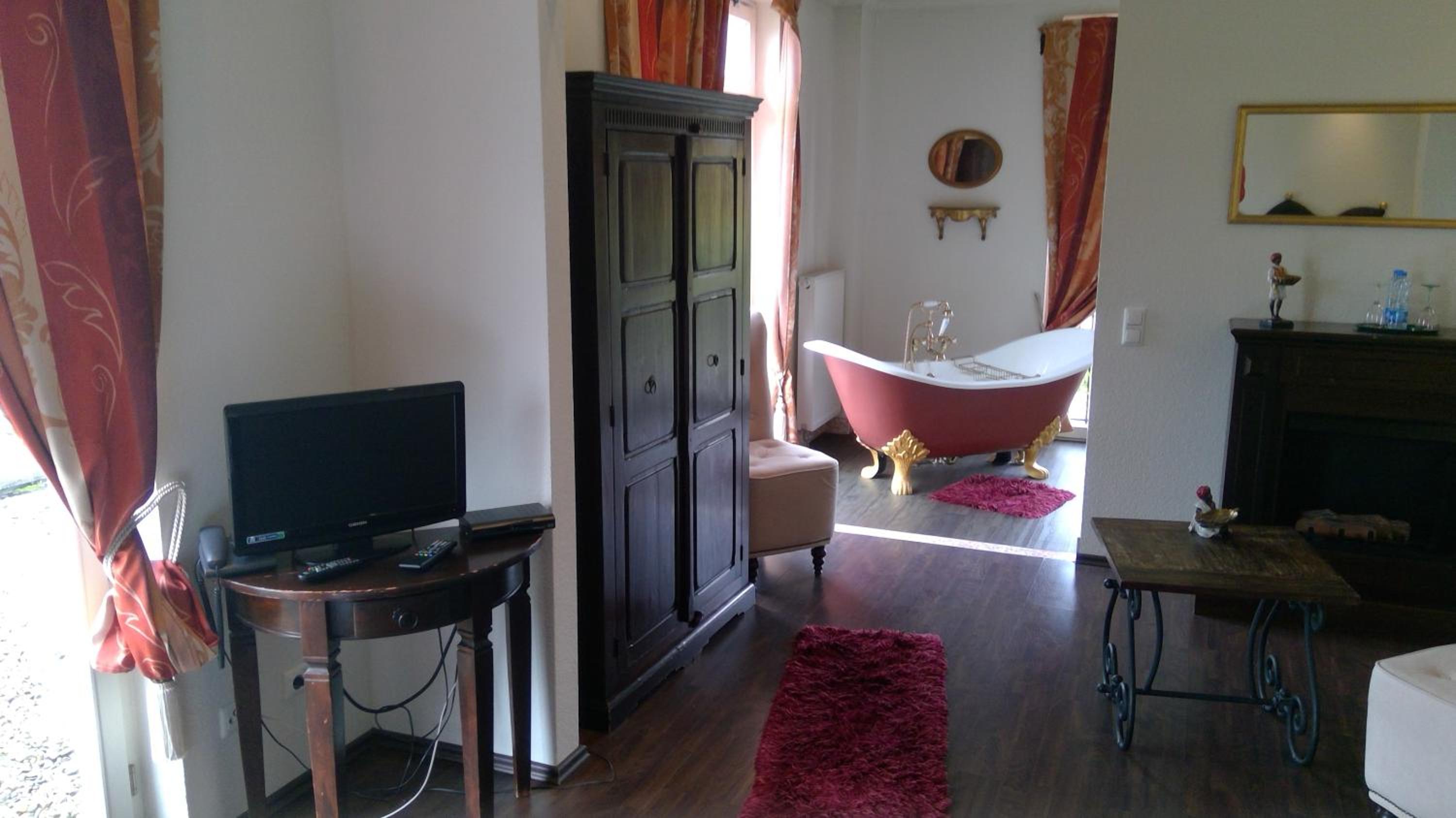 Deluxe Twin Room photo 2