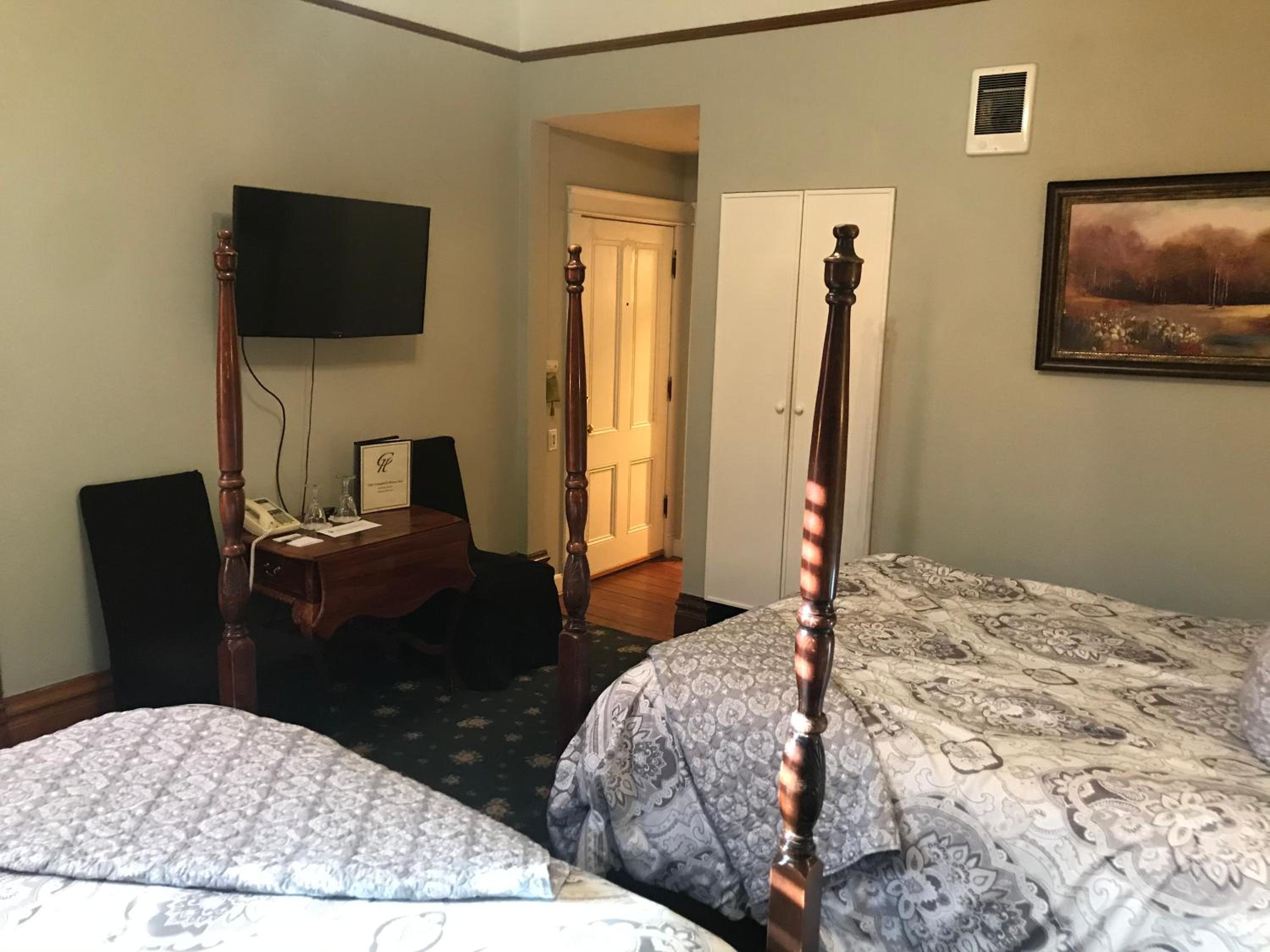 Queen Room with Two Queen Beds