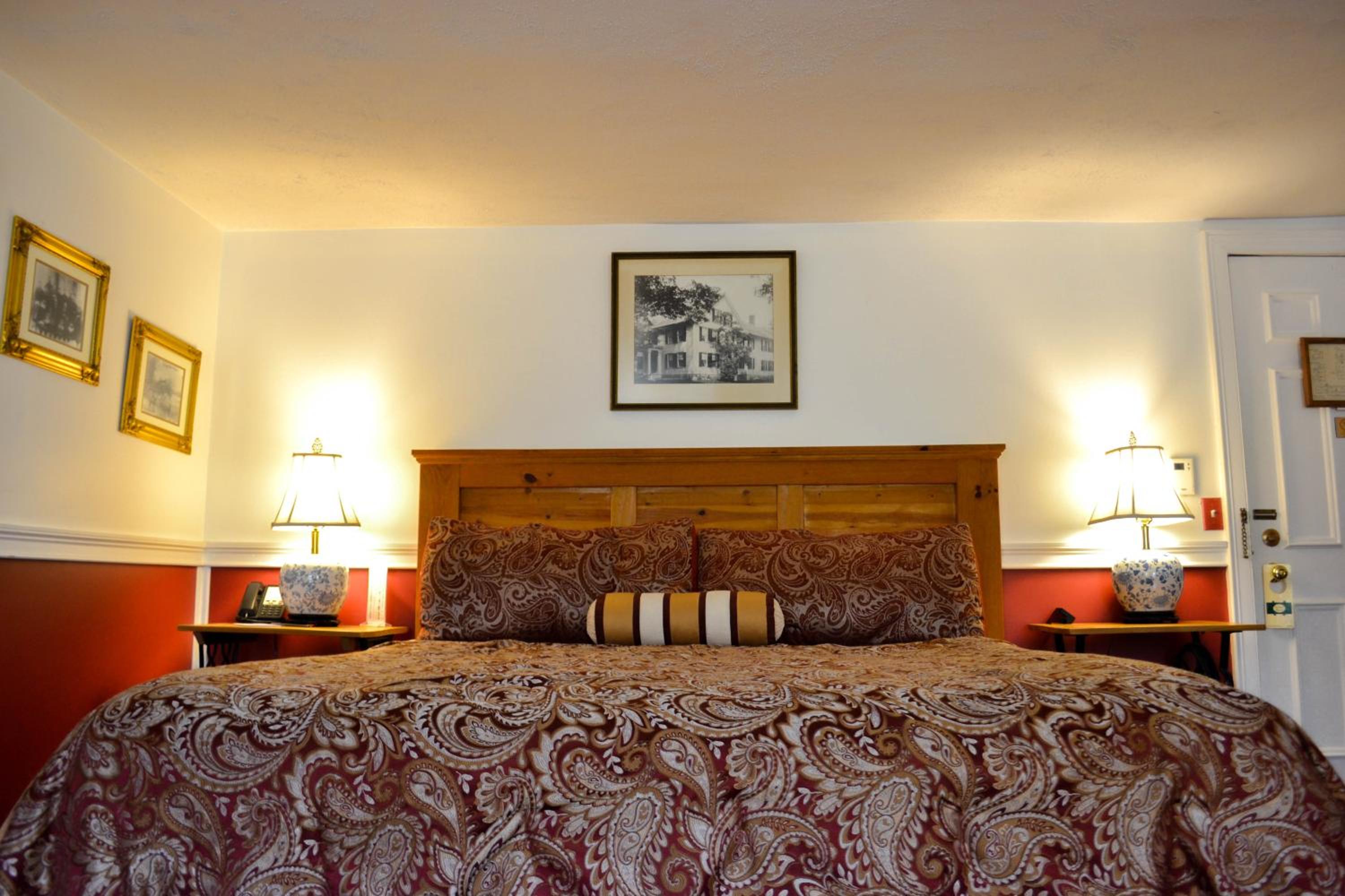 Deluxe King Room - Photo 1