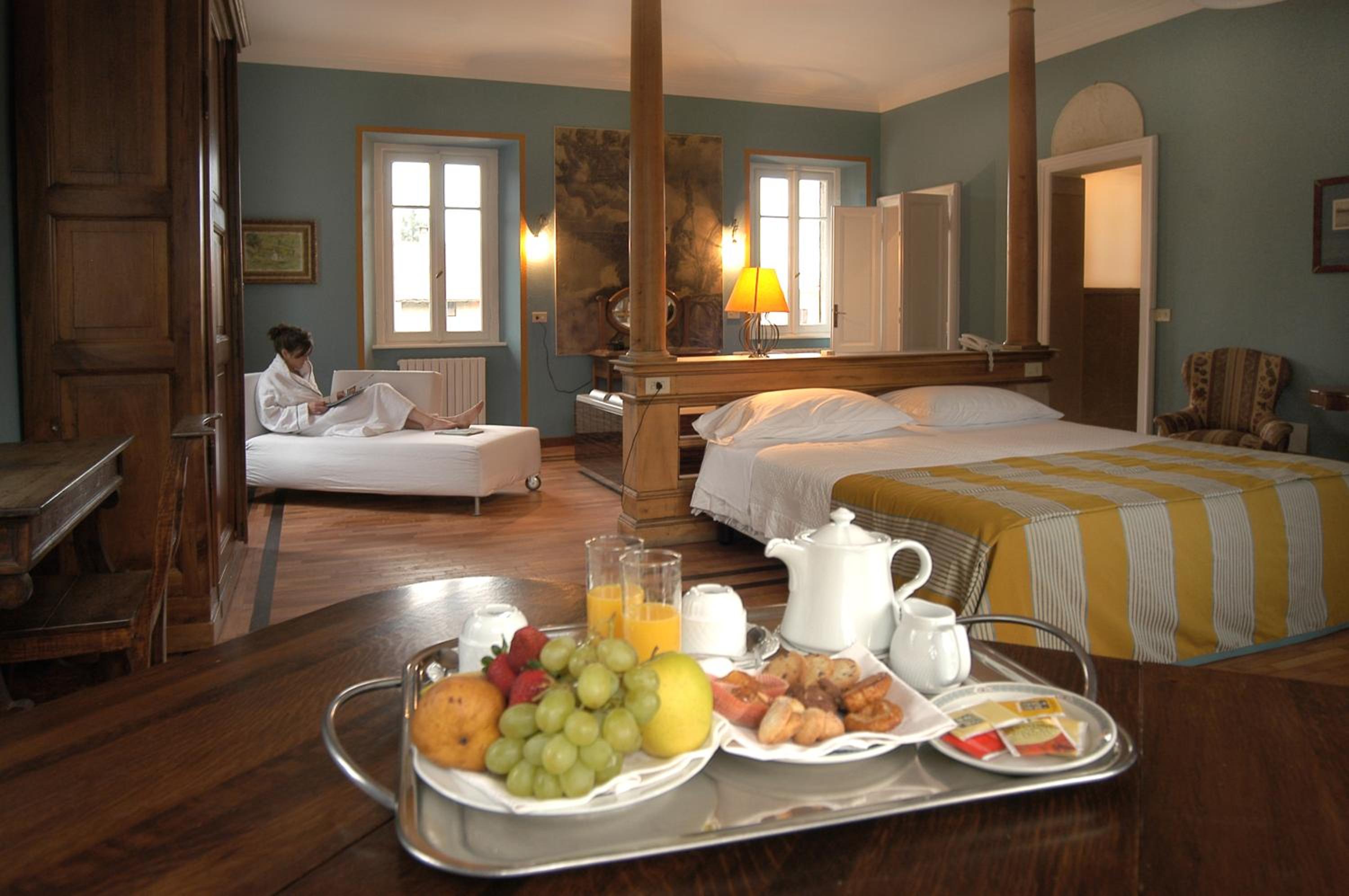 Suite - Photo 9