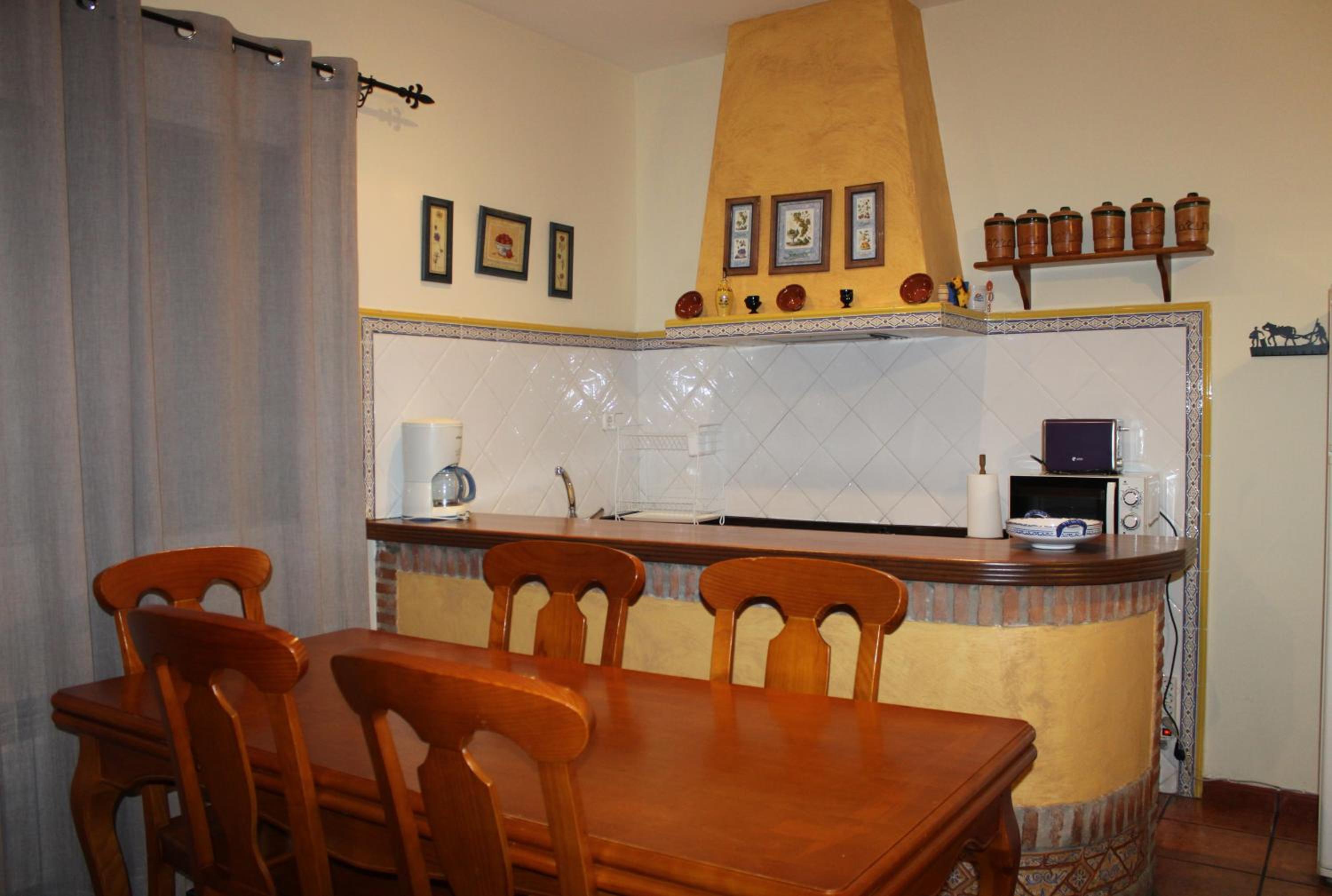 Two-Bedroom Apartment - Photo 2