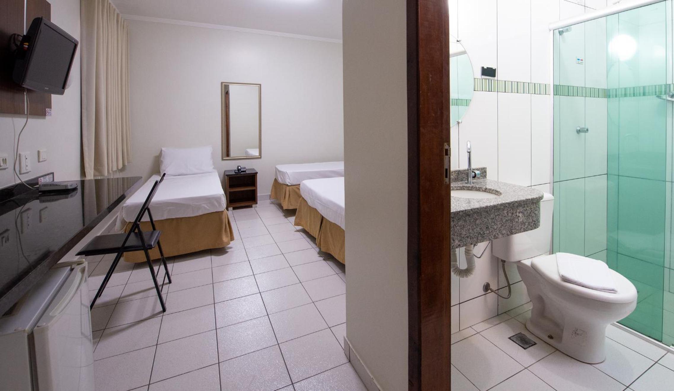 Quadruple Room (1 double bed and 2 single beds) photo 3