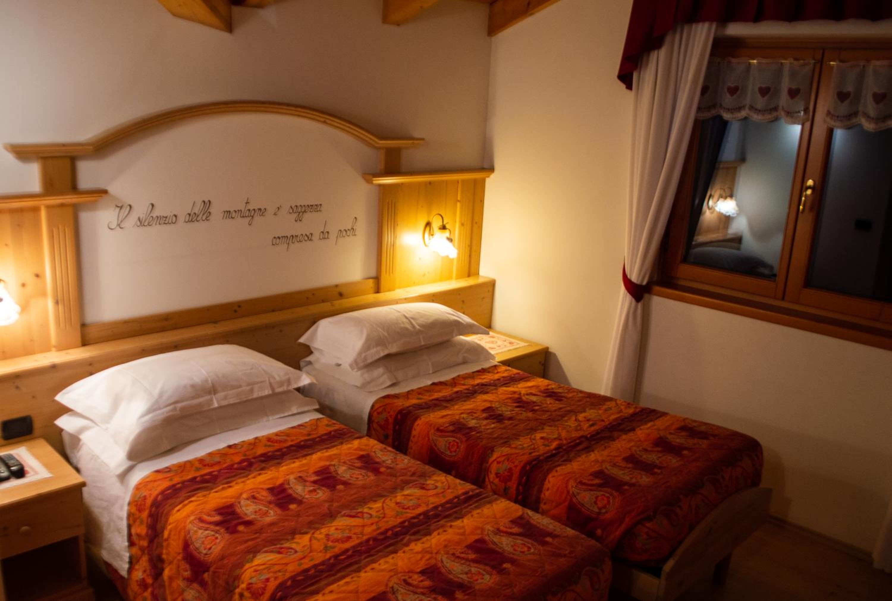 Double or Twin Room with Balcony photo 3
