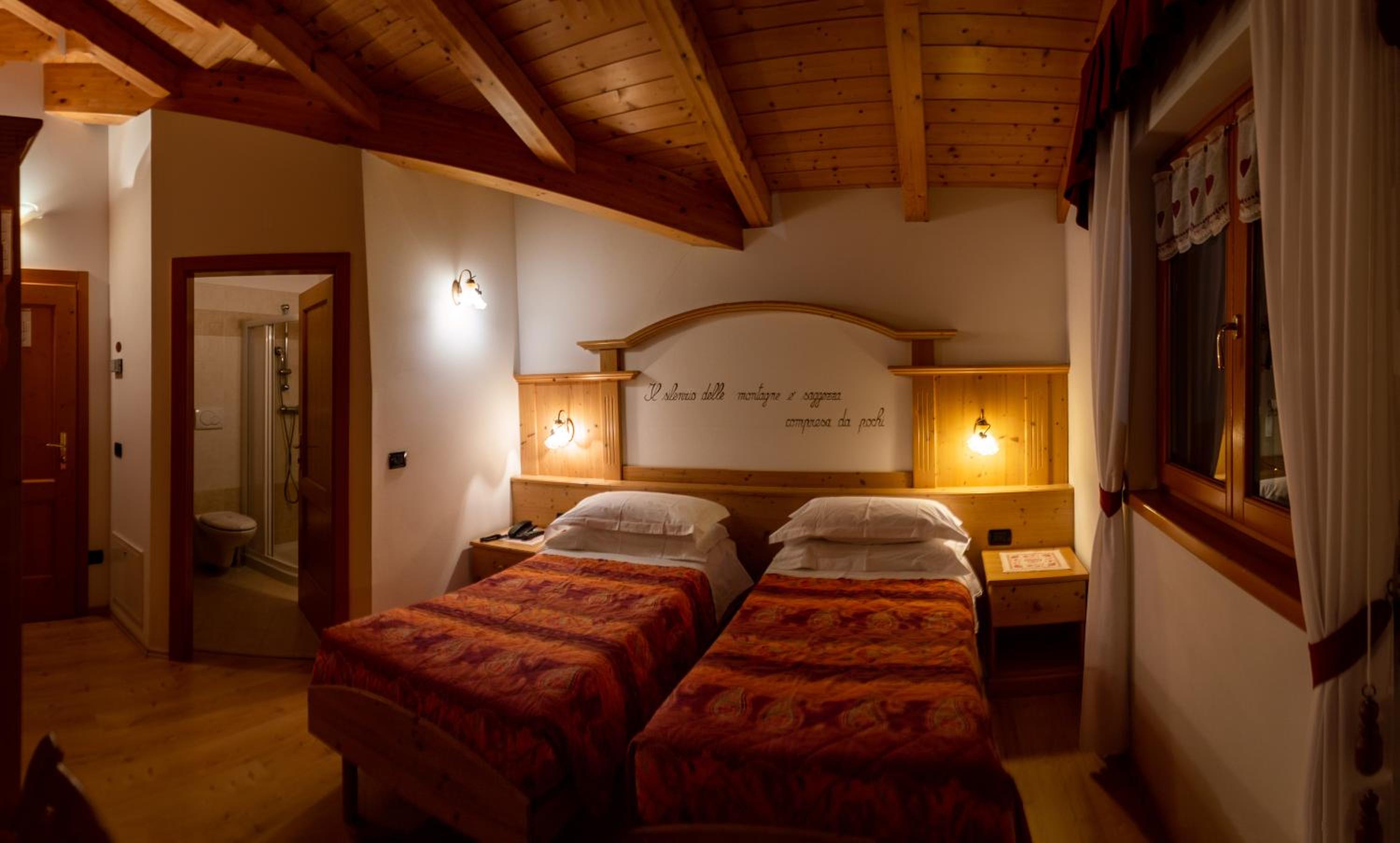 Double or Twin Room with Balcony photo 2