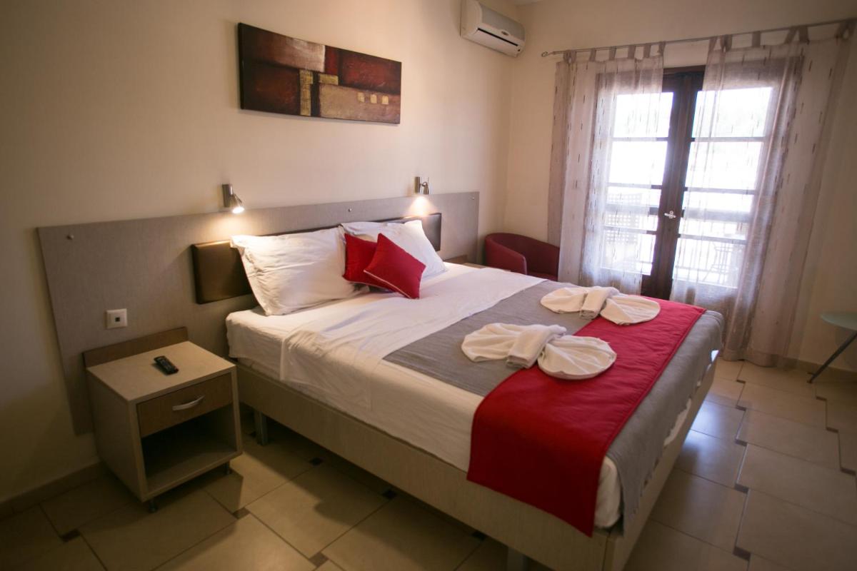 Twin Room with Sea View photo 3