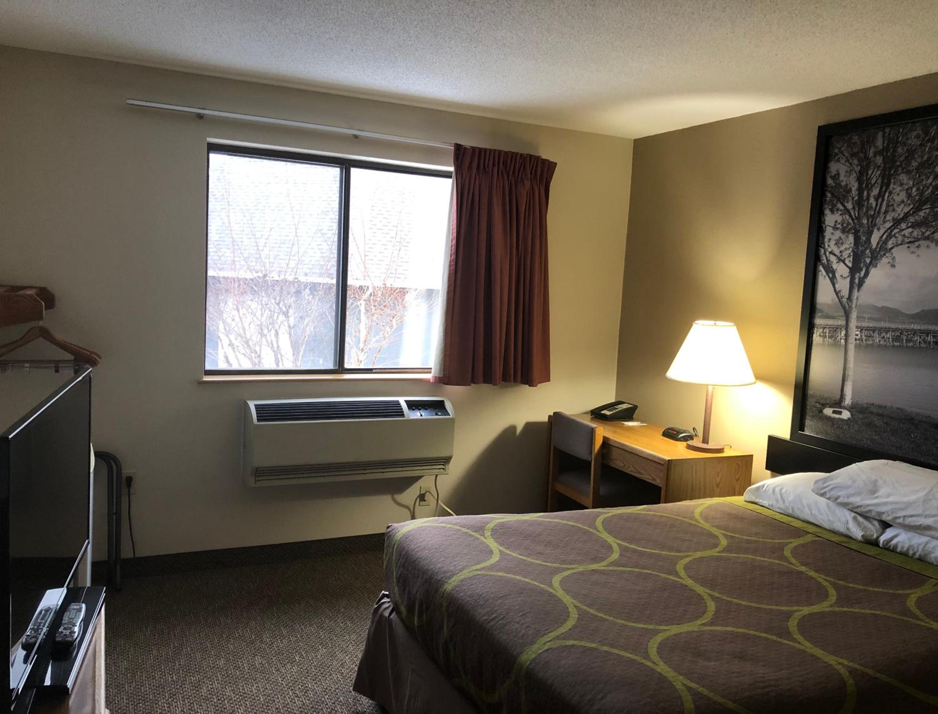 Queen Room - Disability Access/Non-Smoking photo 2