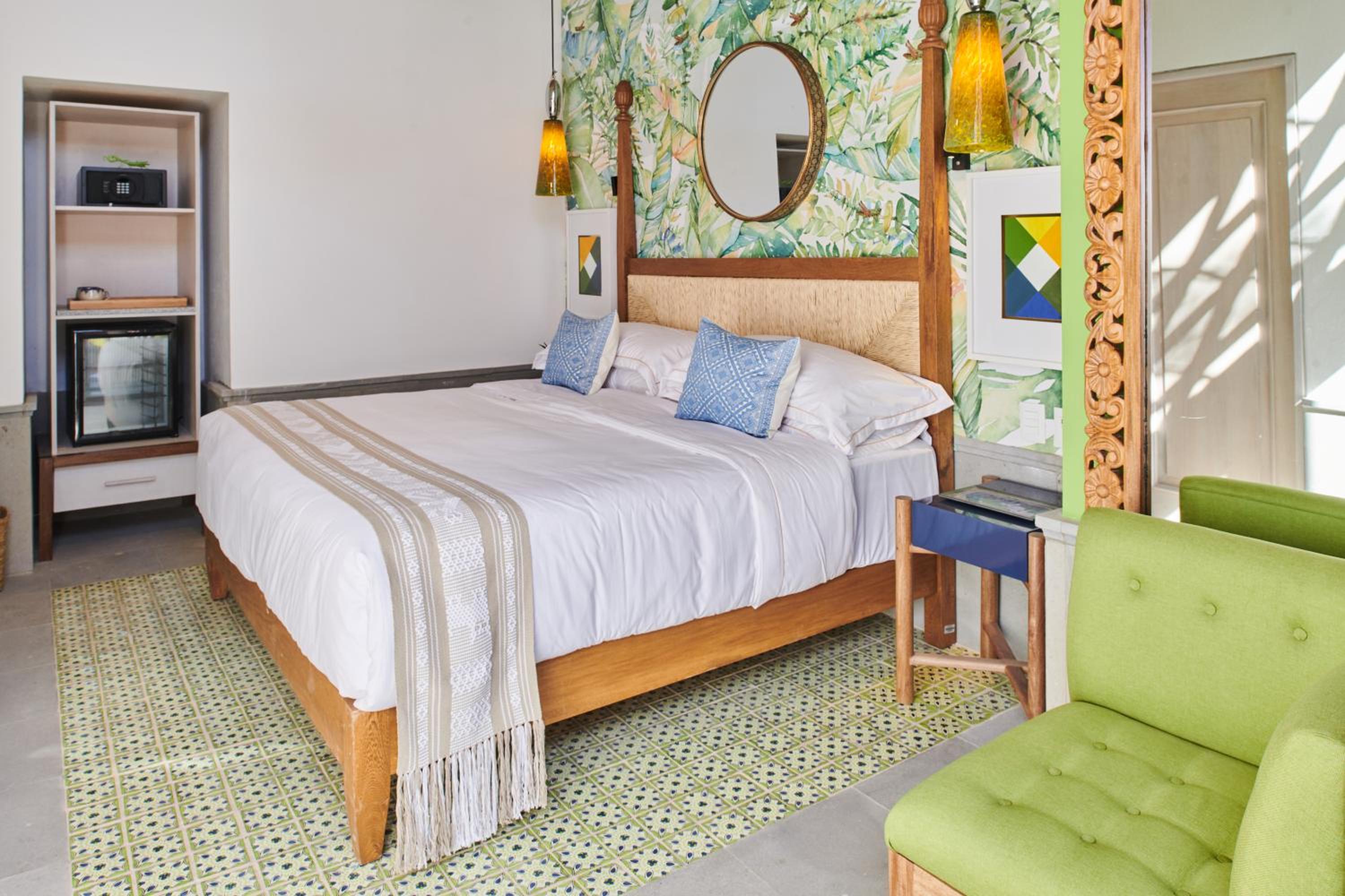 Standard Suite - Photo 11