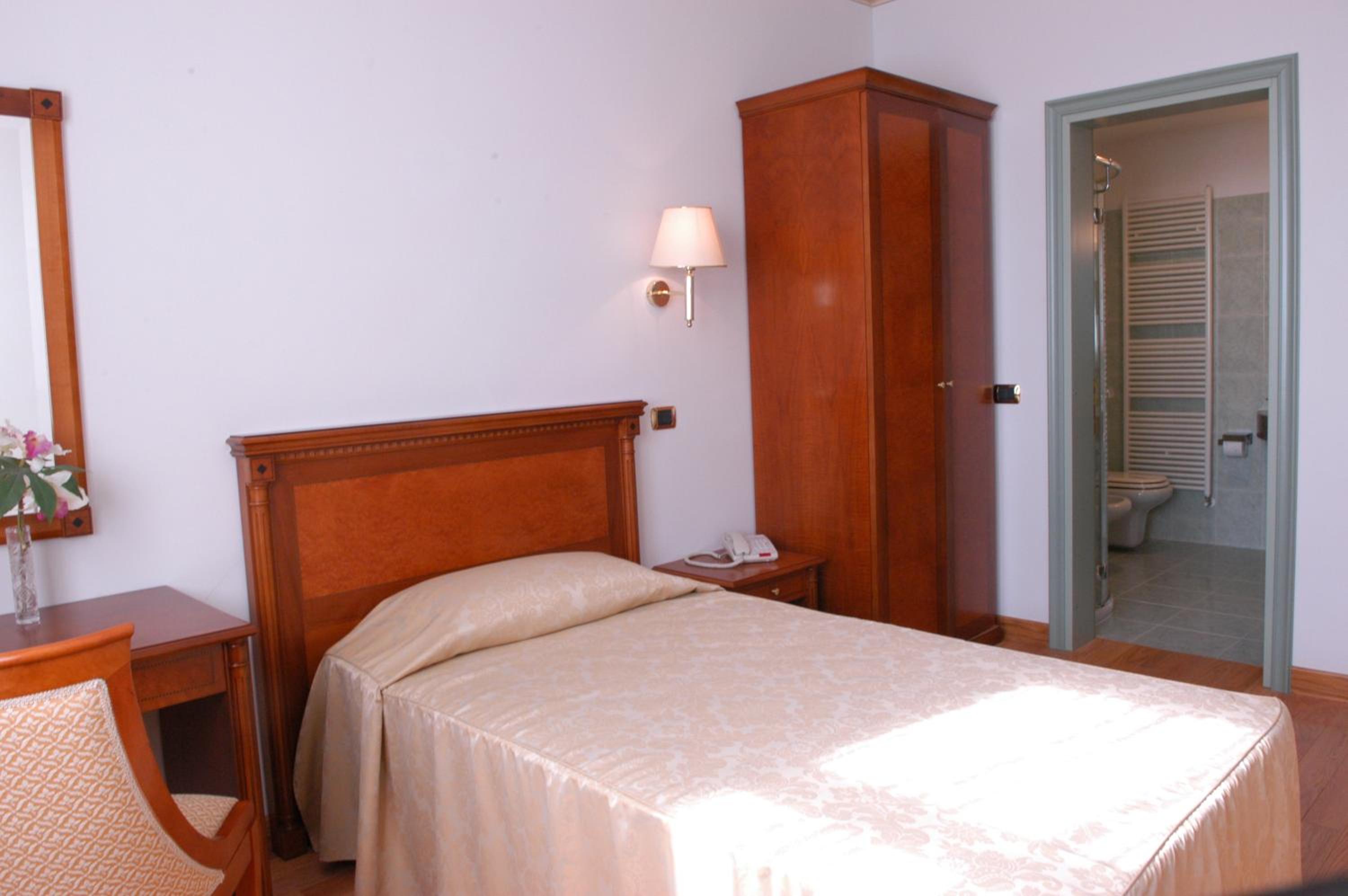 Double or Twin Room photo 1