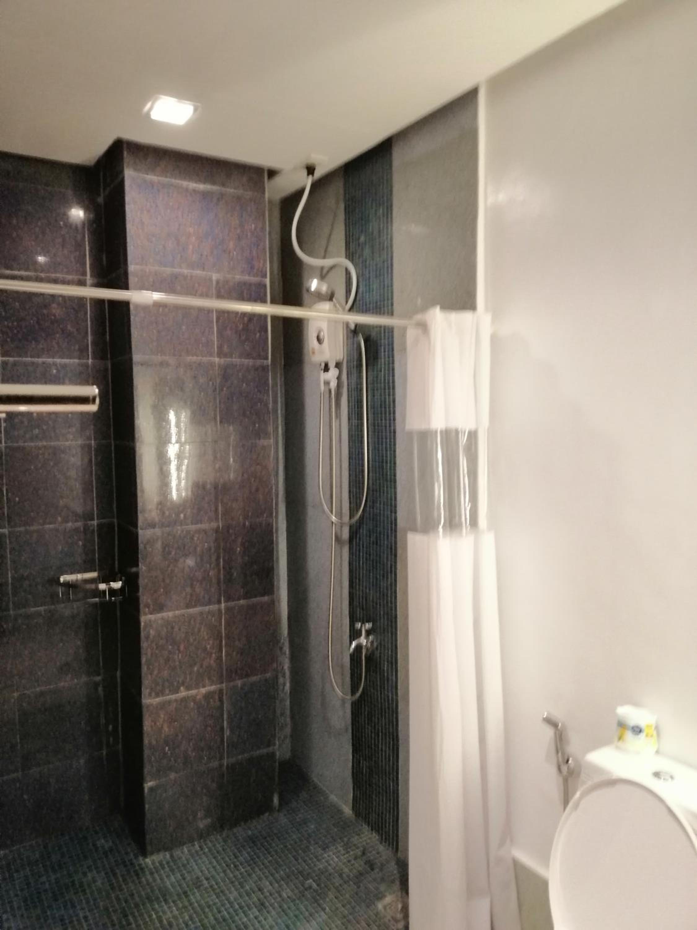 Deluxe King Room - Photo 3