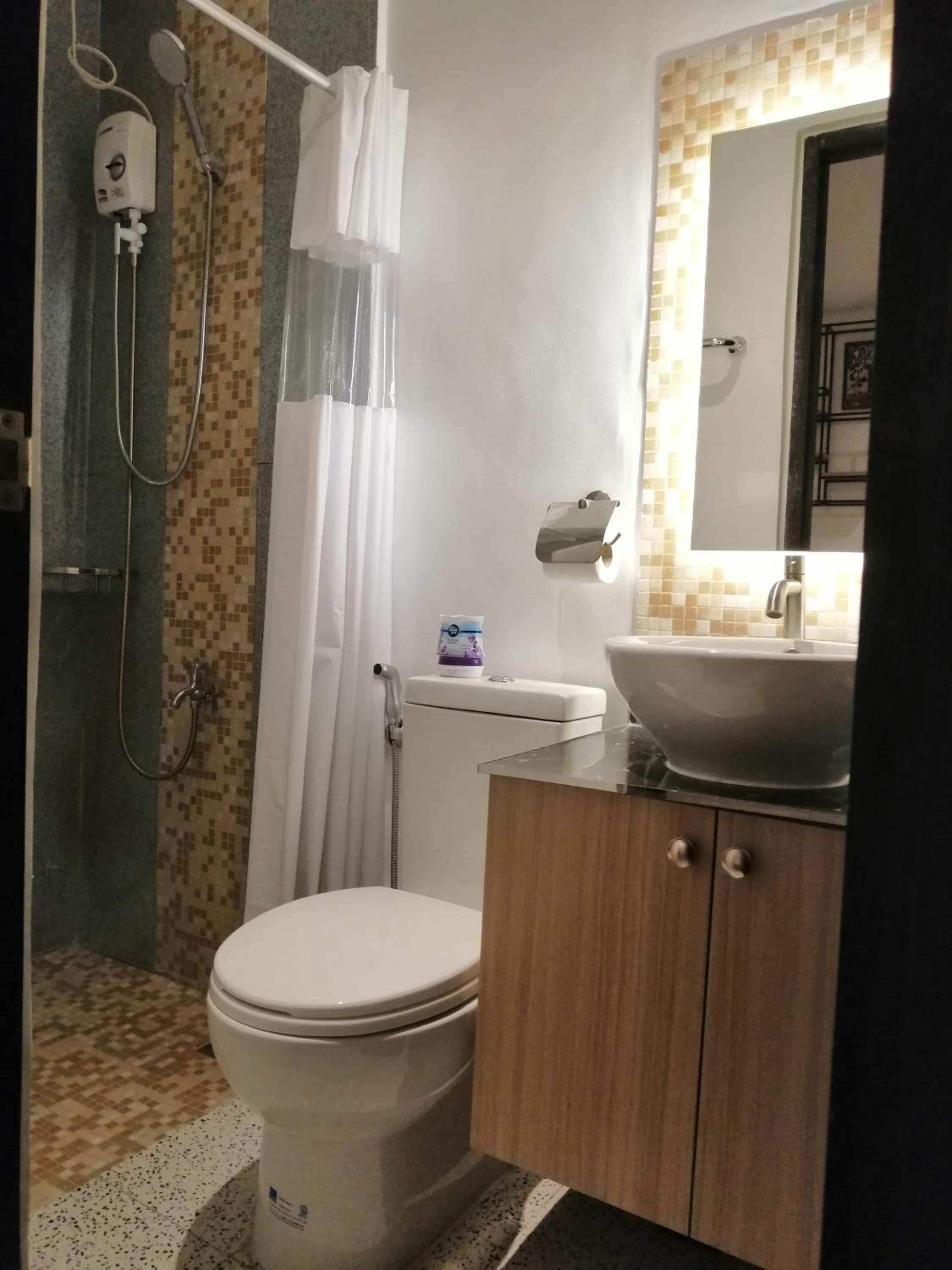 Standard Twin Room - Photo 4