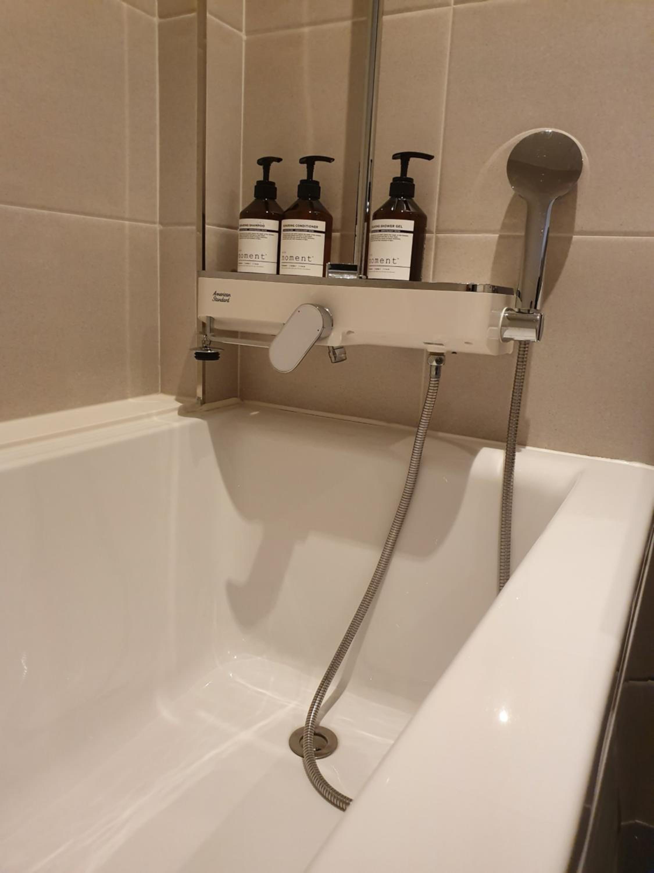Deluxe Double Room with Bath - Photo 6