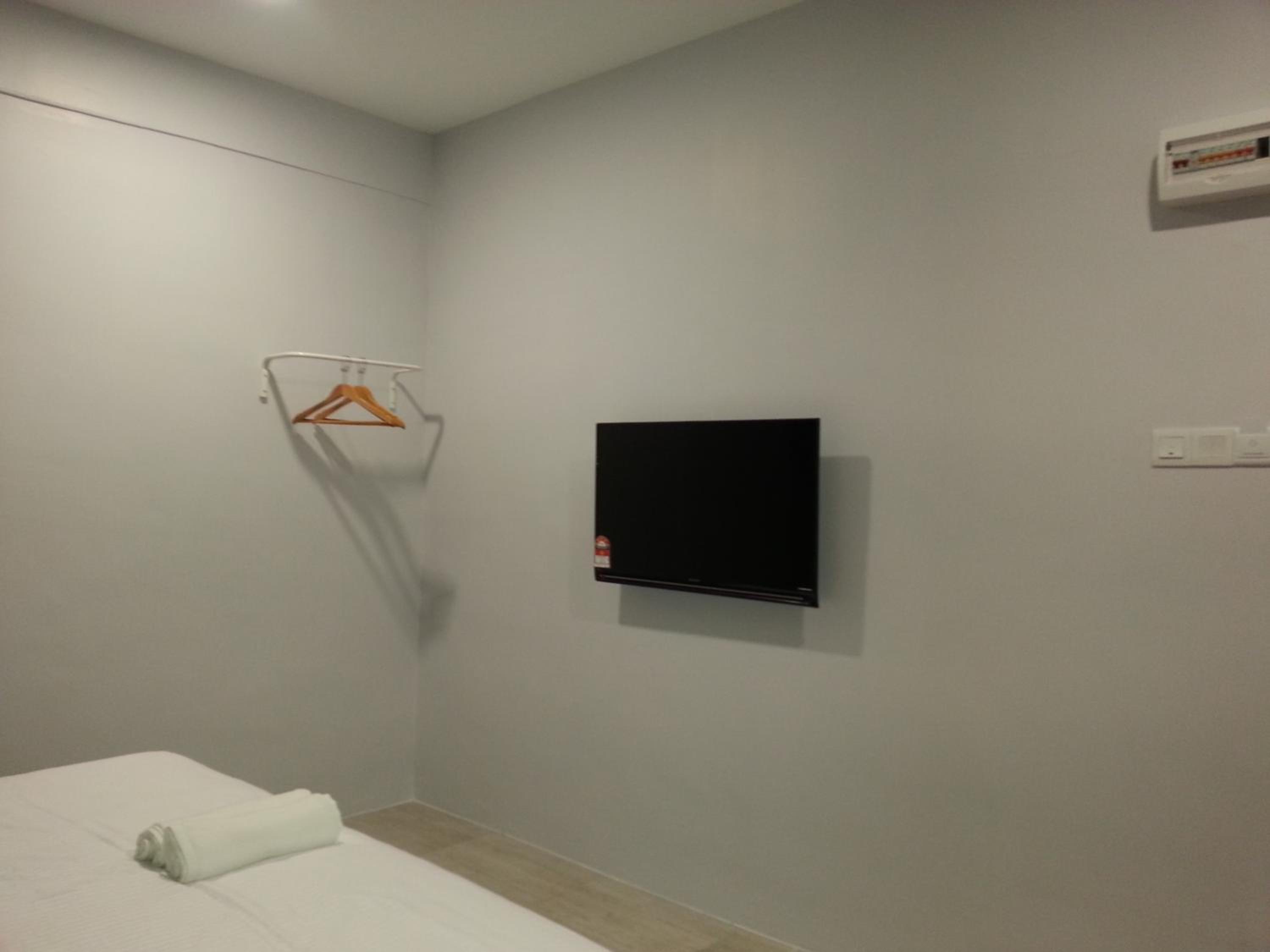 Economy Double Room with No Window photo 3