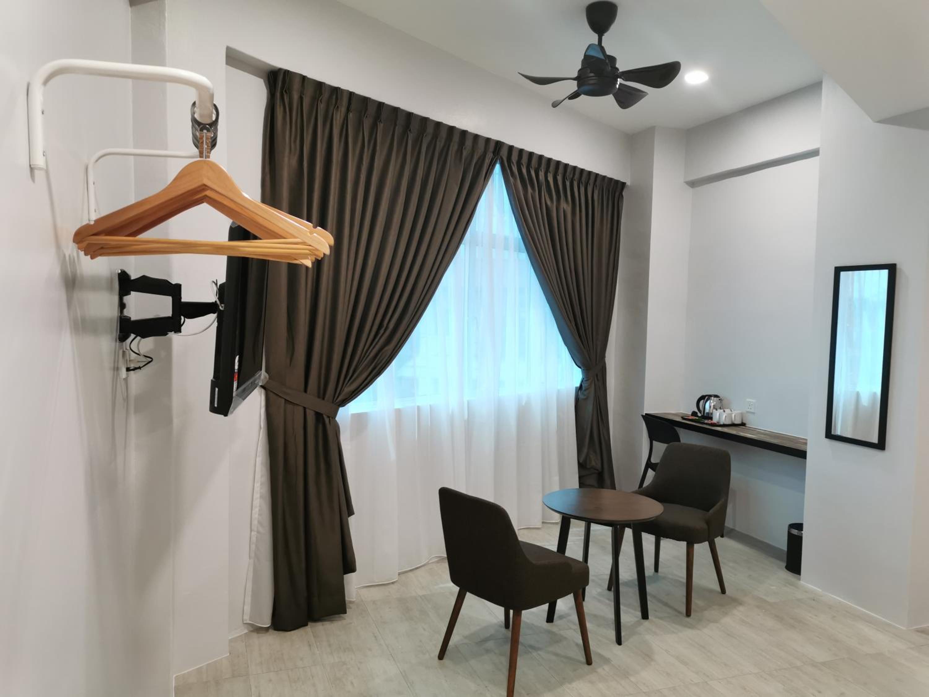 Deluxe King Room photo 3