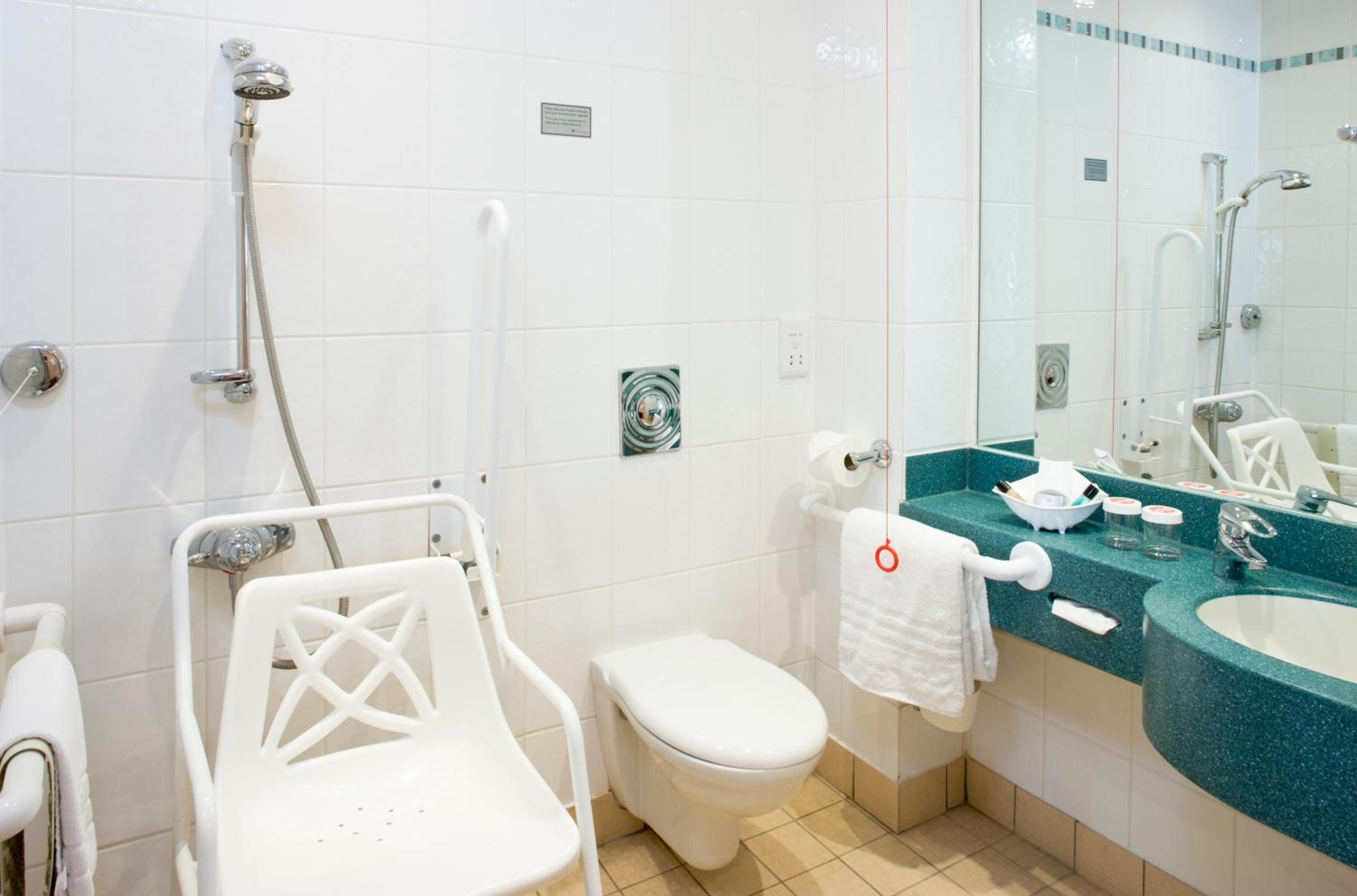 Standard Double Room - Accessible - Photo 4