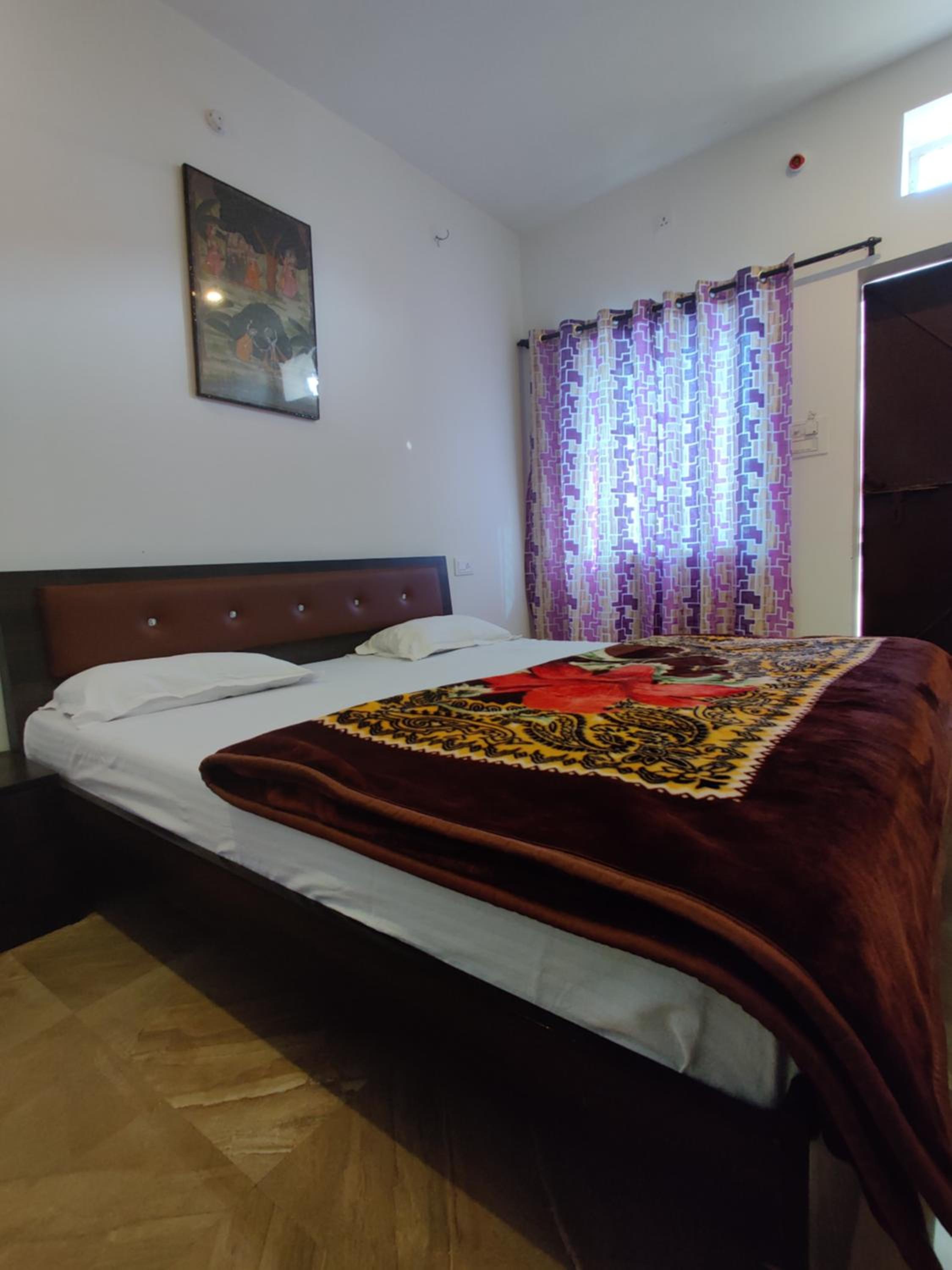 Deluxe Double Room (2 Adults + 1 Child)