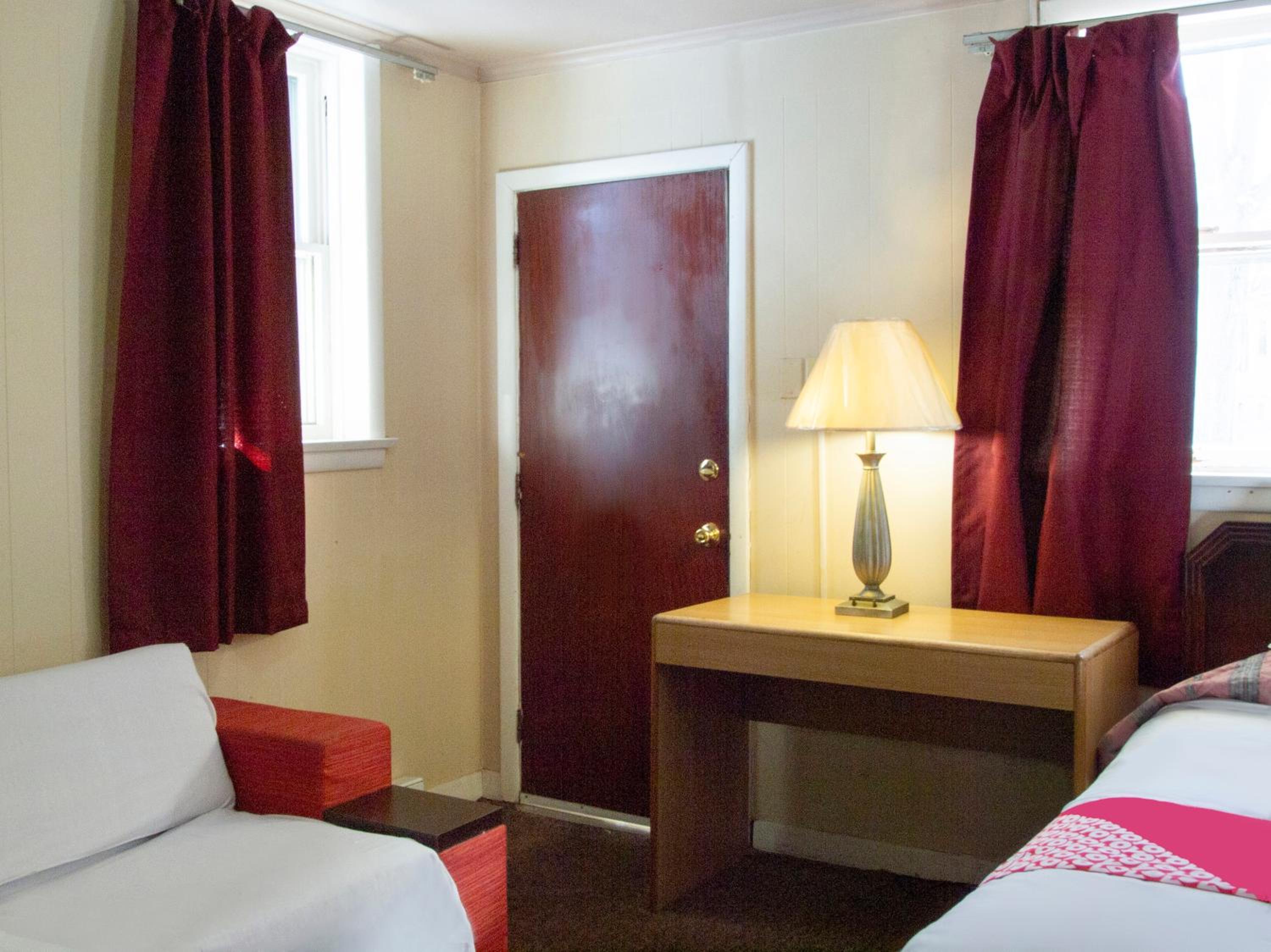 King Bed - Photo 3