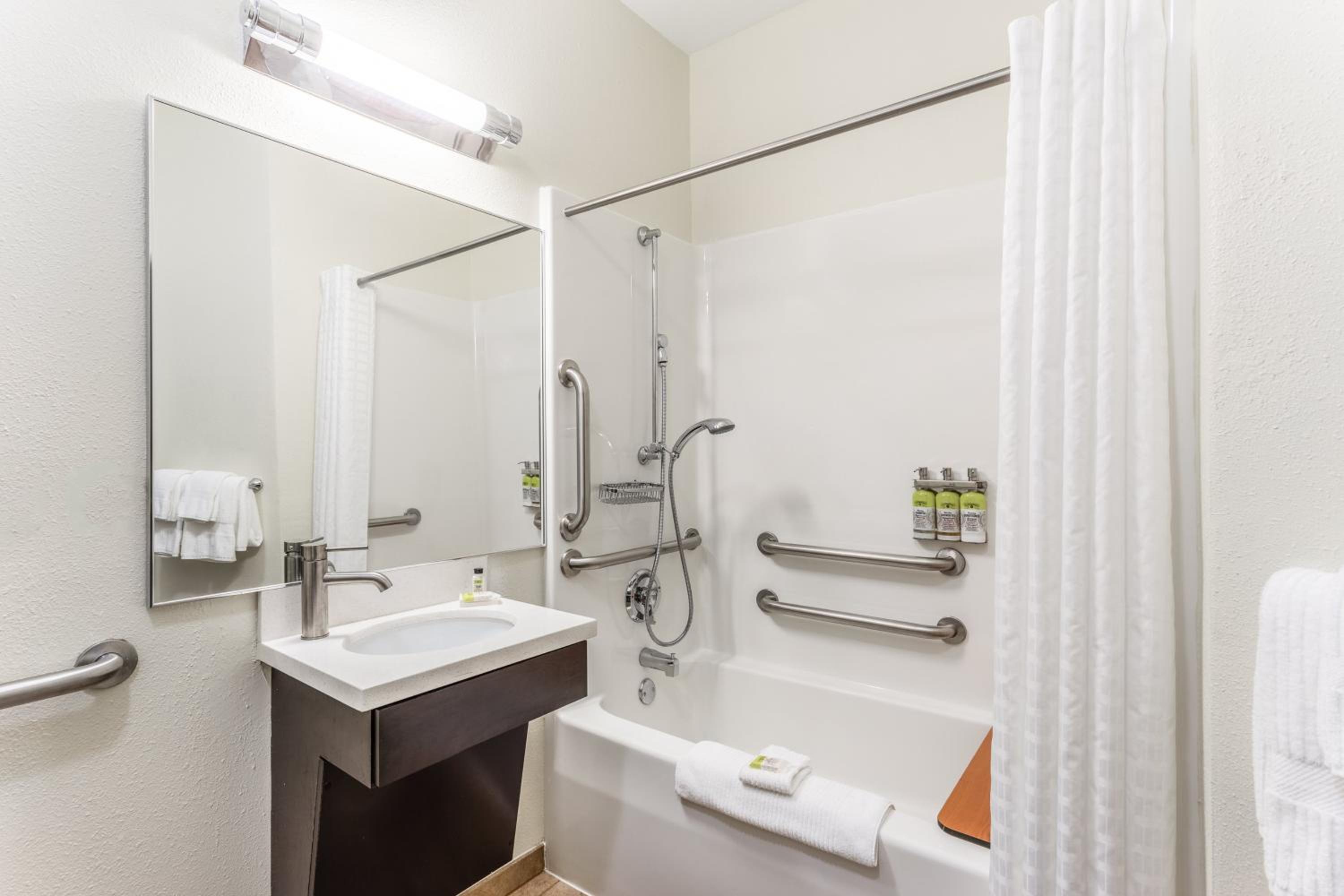 Studio Suite - Photo 4