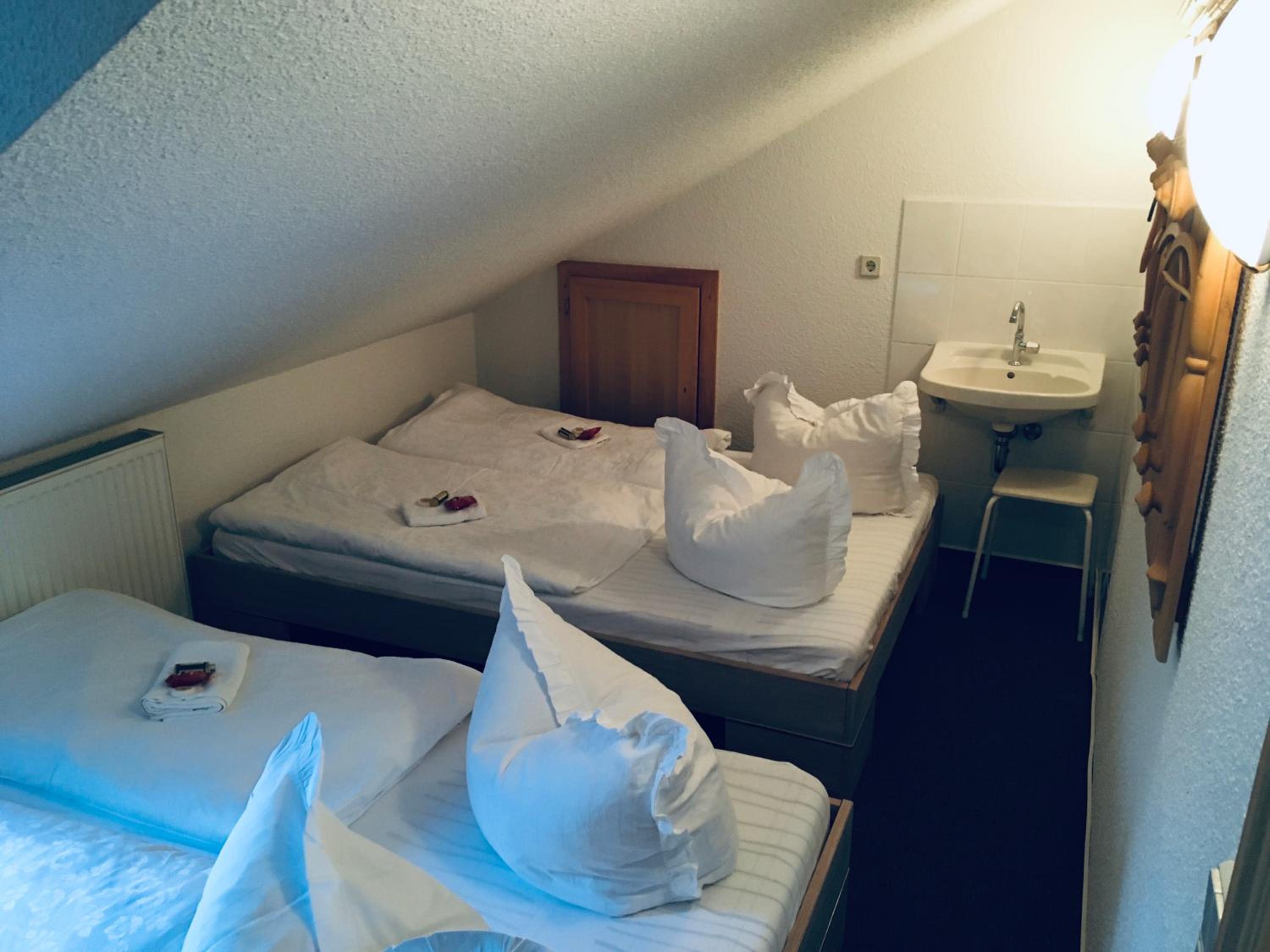 Mixed Dormitory Room photo 3