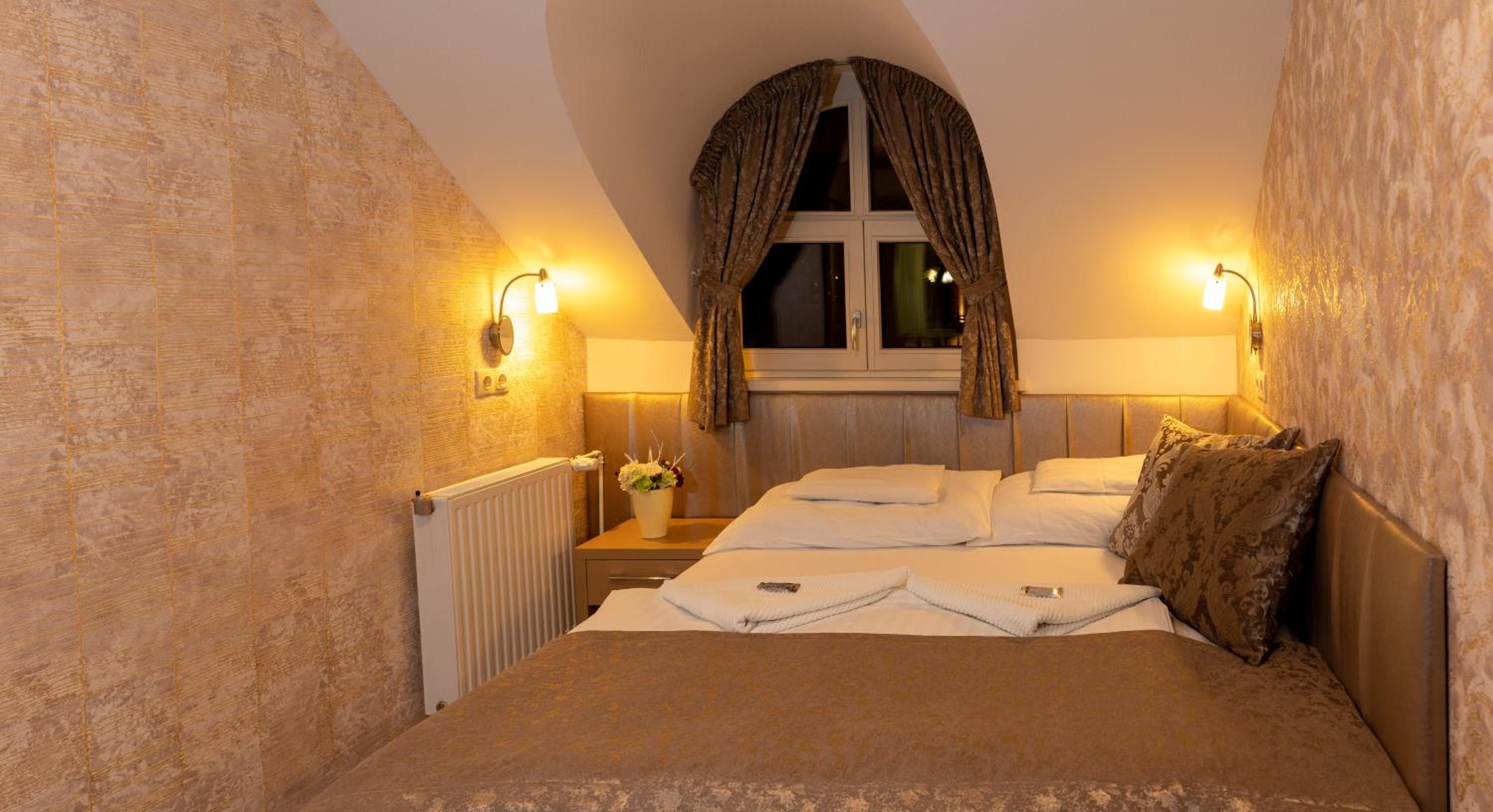 Double Room - Photo 10