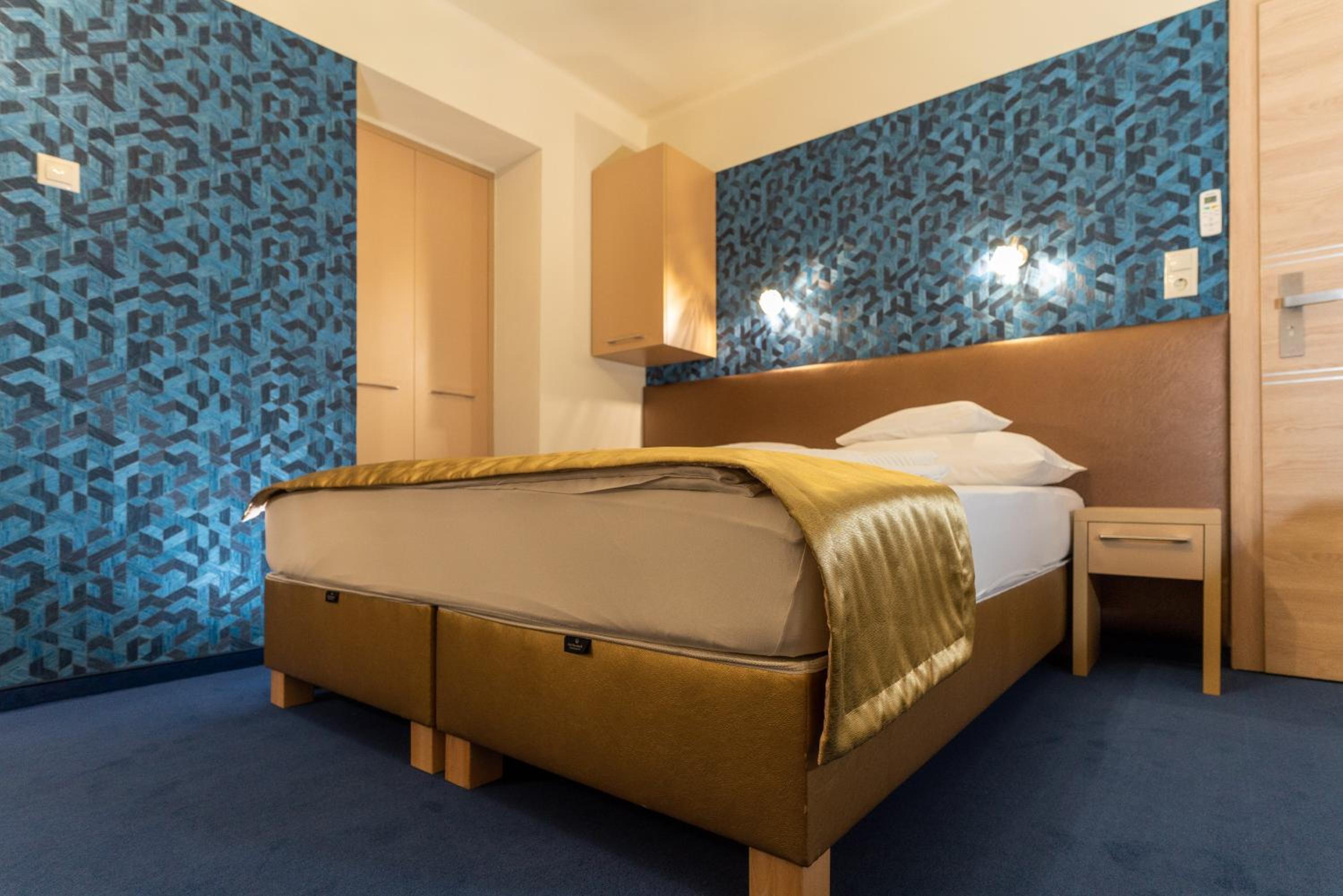 Triple Room - Photo 19