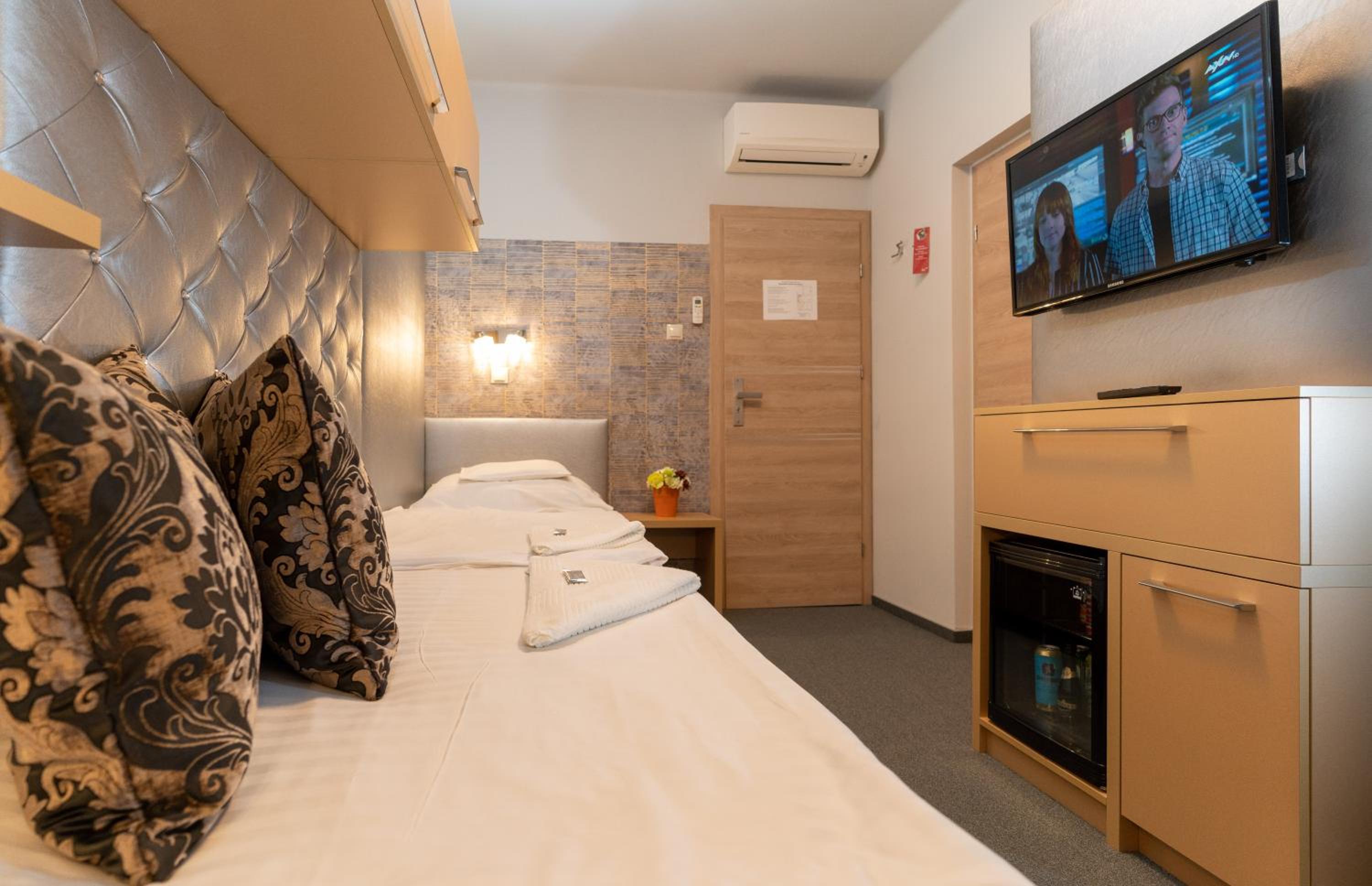 Twin Room - Photo 52